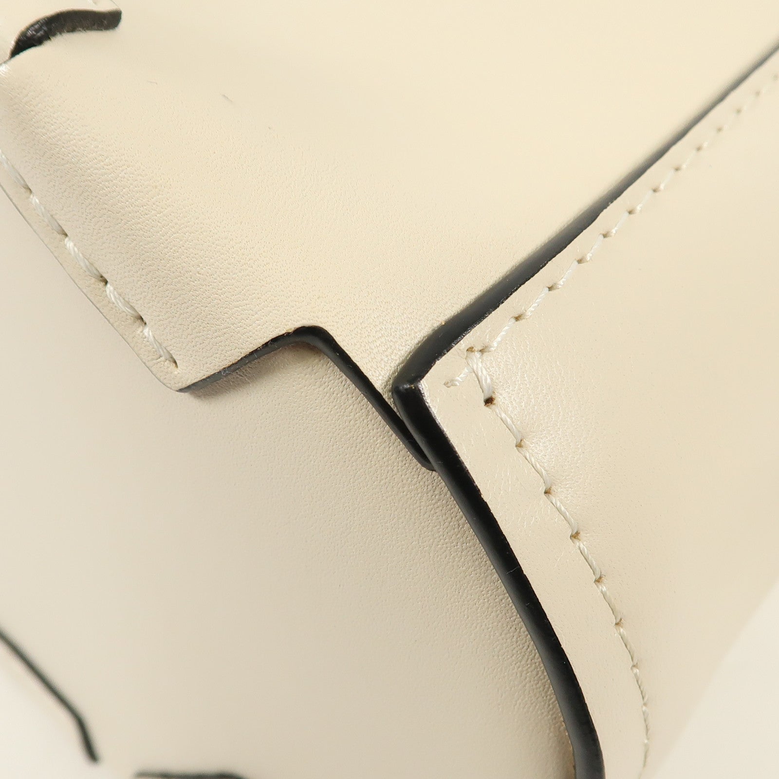 LOEWE 牛皮皮革Bamboo Bucket手挽肩背兩用袋