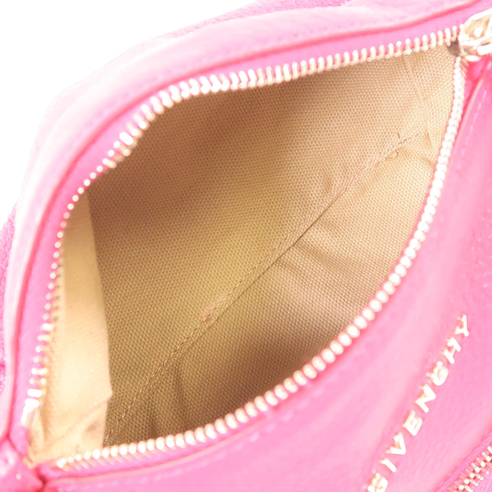 GIVENCHY 牛皮皮革Pandora Clutch銀扣手拿包