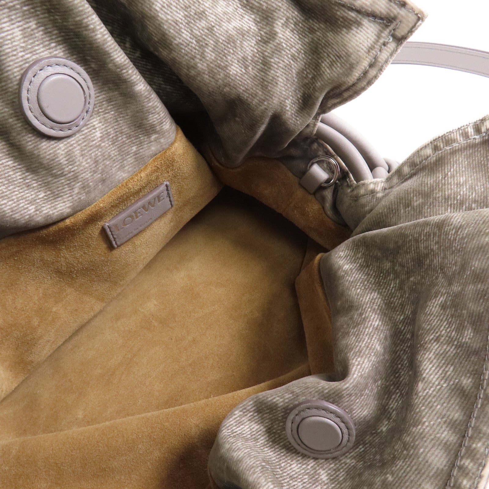 LOEWE 牛仔布Flamenco Clutch銀扣肩背袋