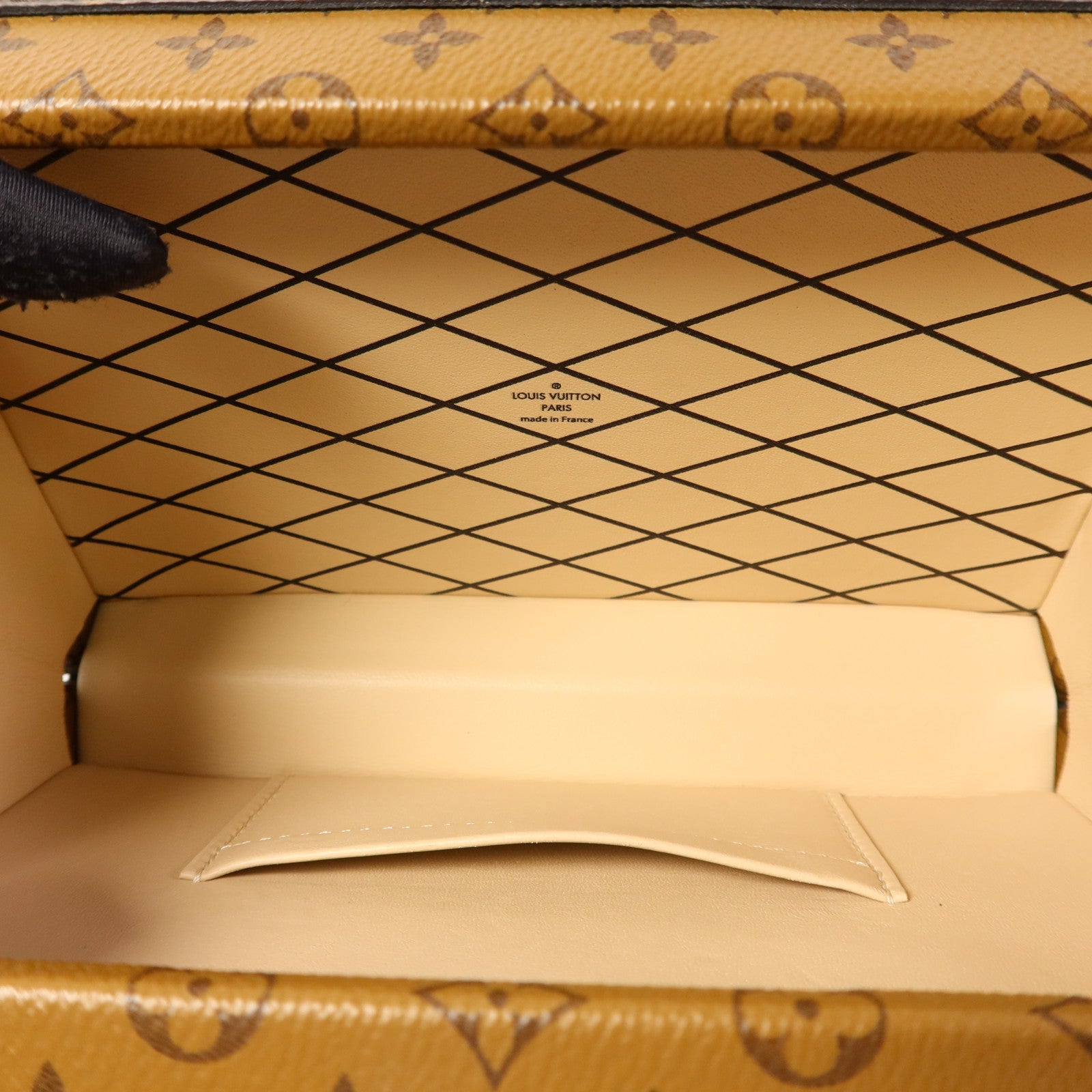 LOUIS VUITTON Monogram Reverse Petite Malle金扣肩背袋