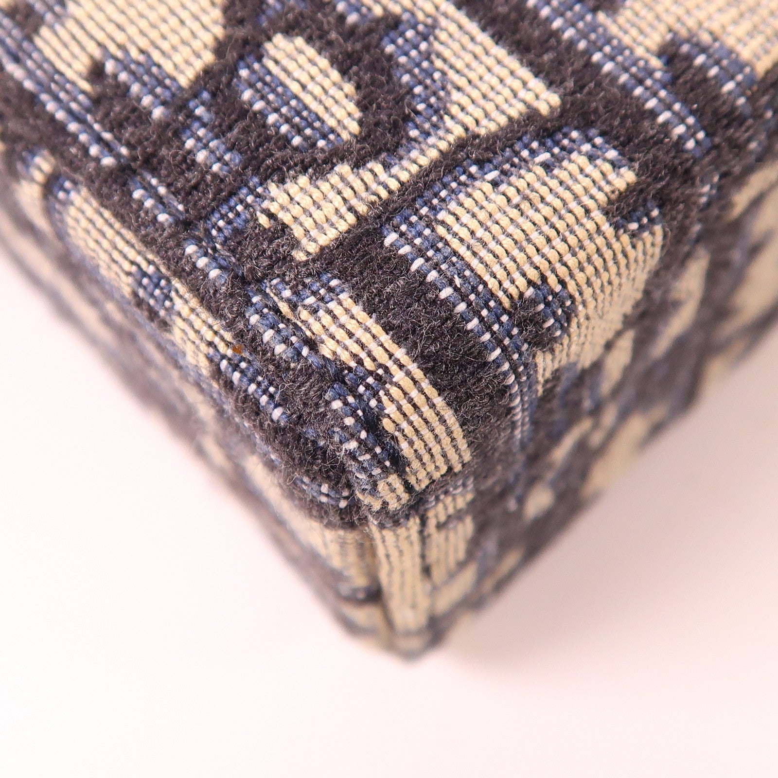 Dior 帆布30 Montaigne金扣肩背袋