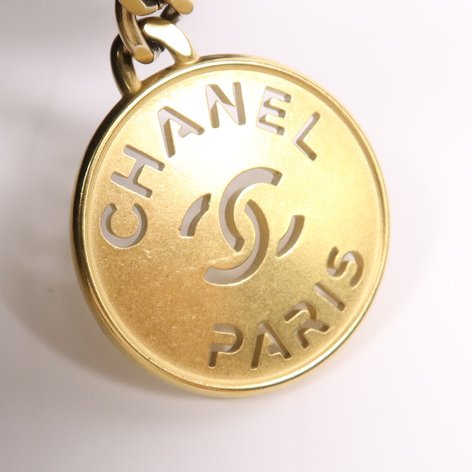 CHANEL 牛皮皮革Chanel 22 Mini金扣鏈帶肩背袋