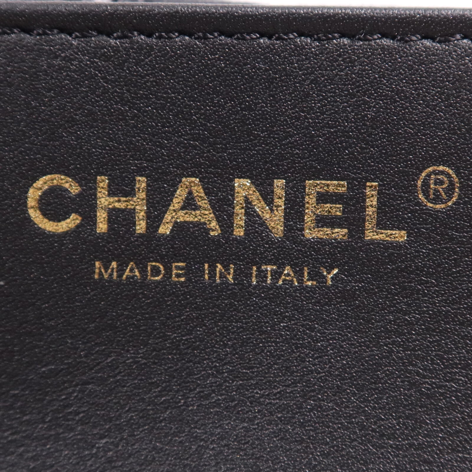 CHANEL 牛皮皮革Chanel 22 Mini金扣鏈帶肩背袋