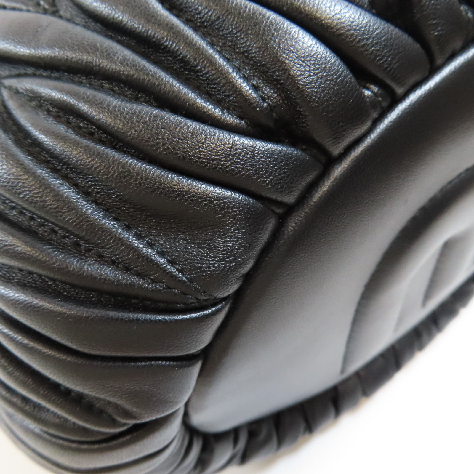 Miu Miu 羊皮皮革Shoulder Bag金扣手挽肩背兩用袋黑色