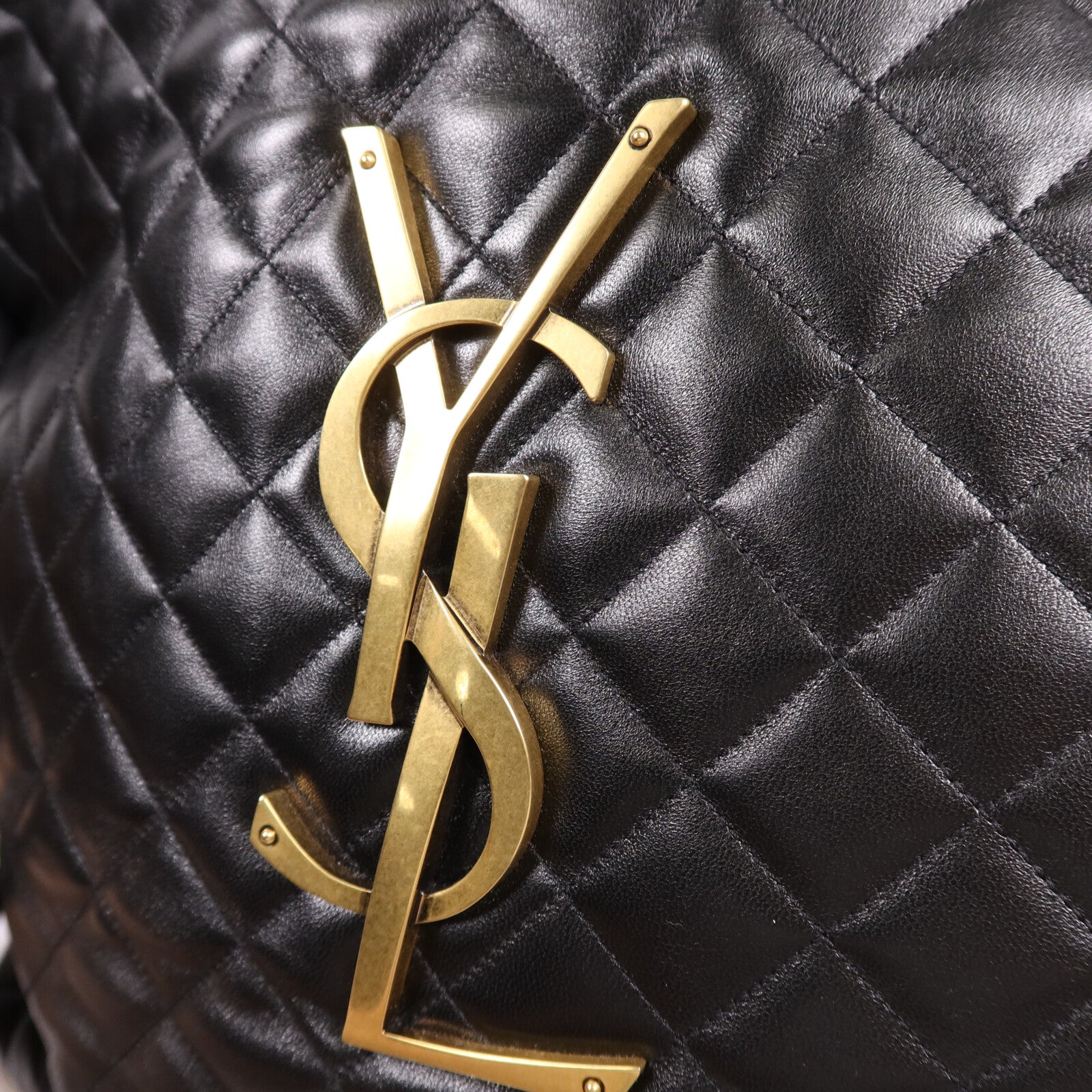 SAINT LAURENT 羊皮皮革Icare Maxi金扣手挽袋