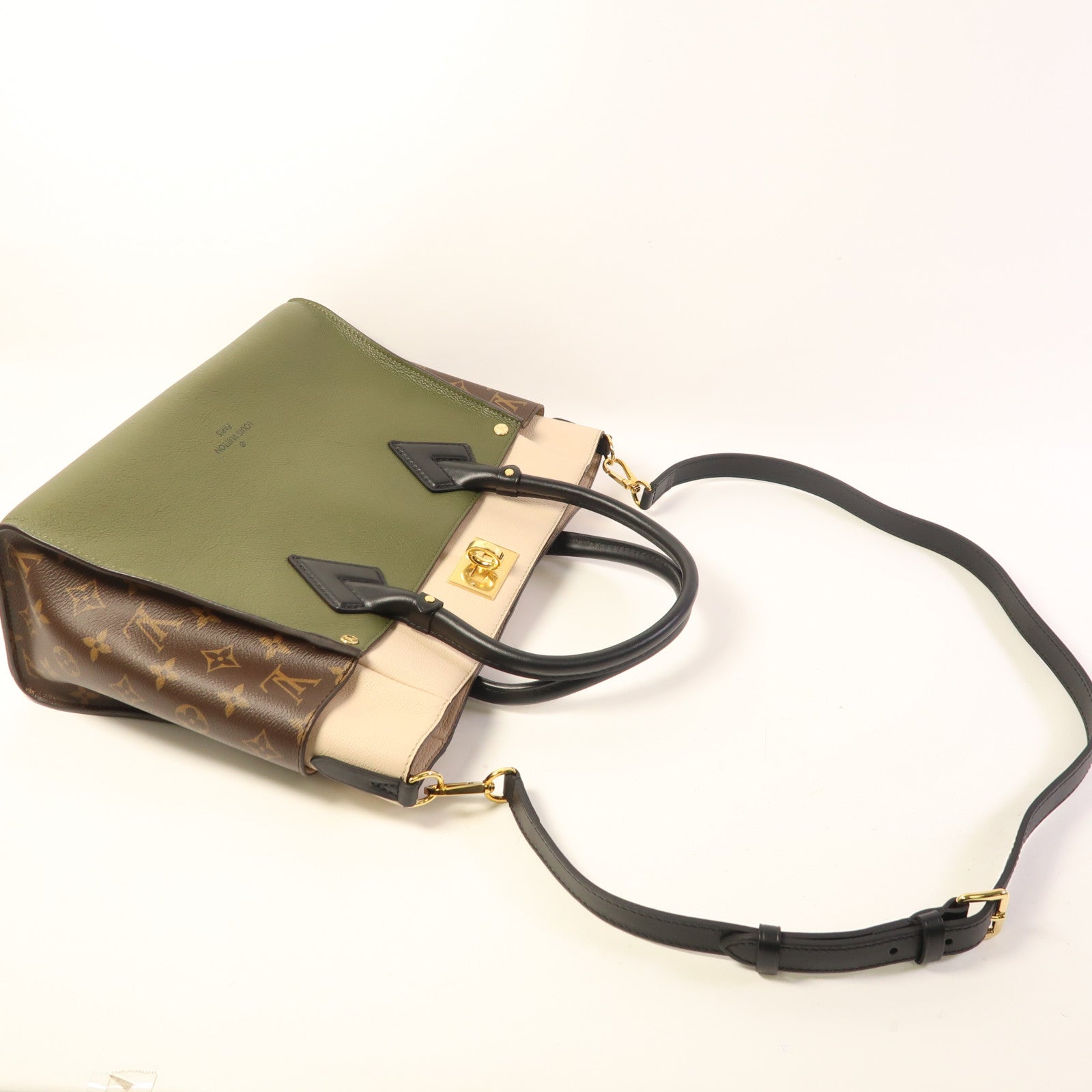 LOUIS VUITTON 牛皮皮革On My Side MM金扣手挽肩背兩用袋