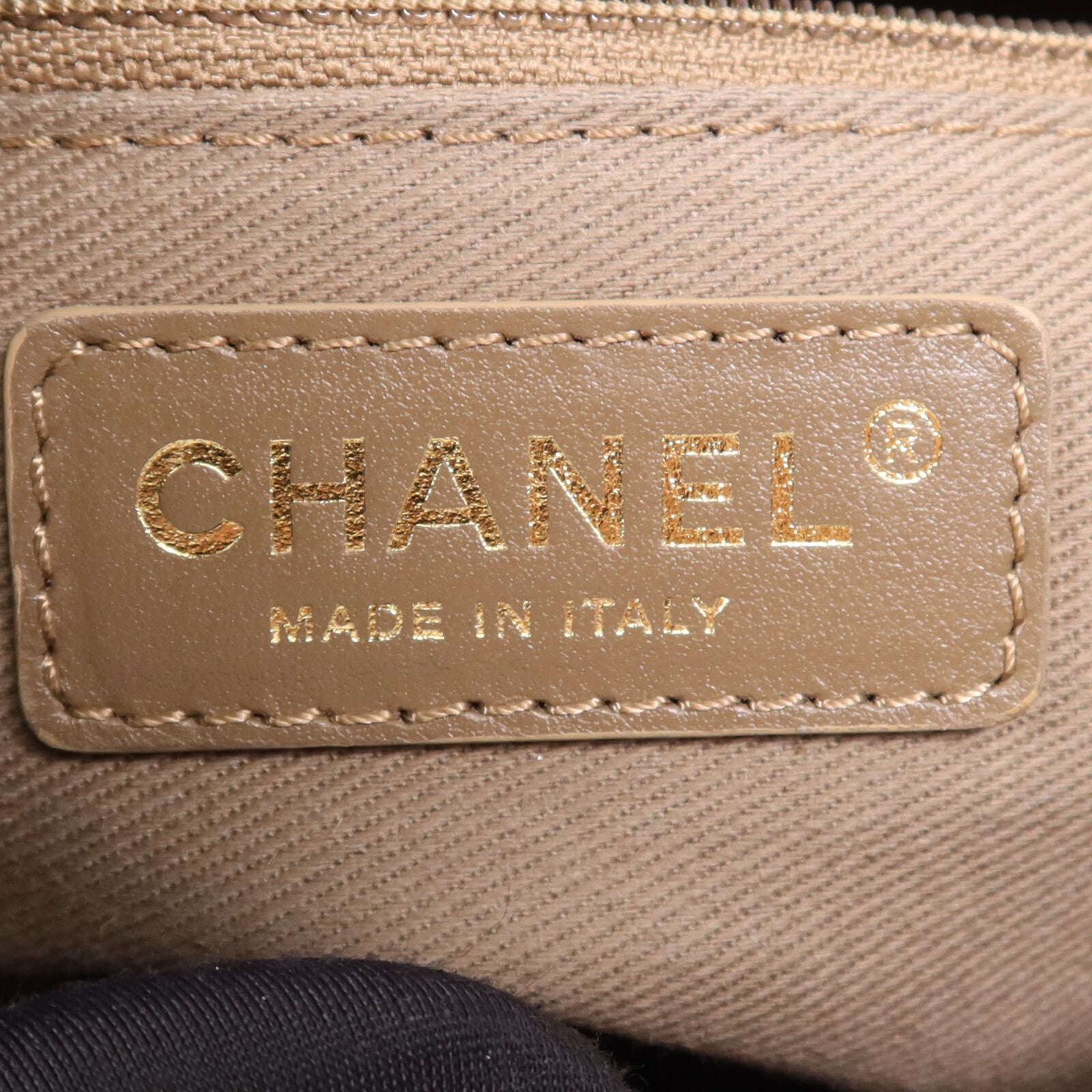 CHANEL 牛皮皮革Camera Shoulder Bag金扣鏈帶肩背袋