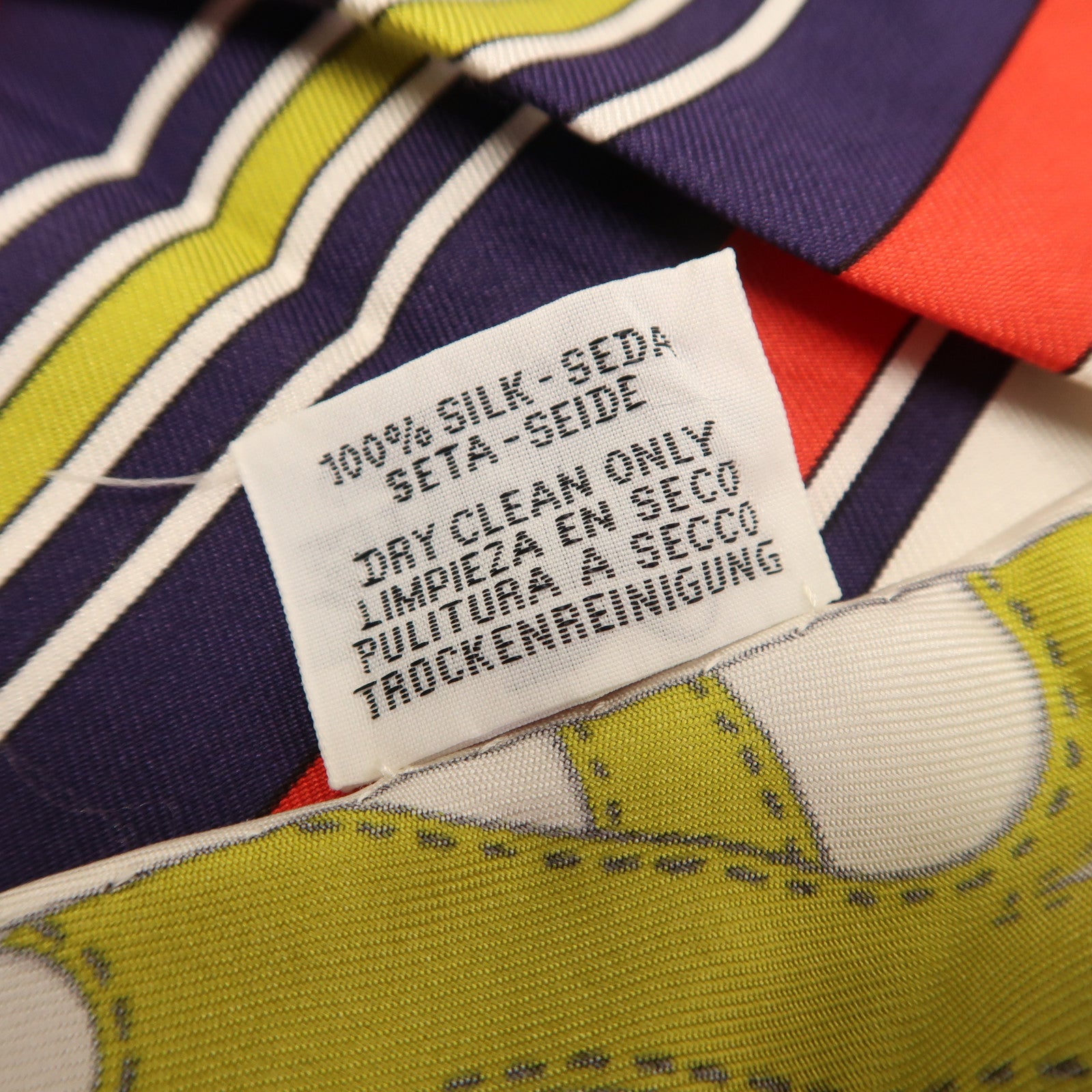 HERMES 絲質Triangle Scarf絲巾