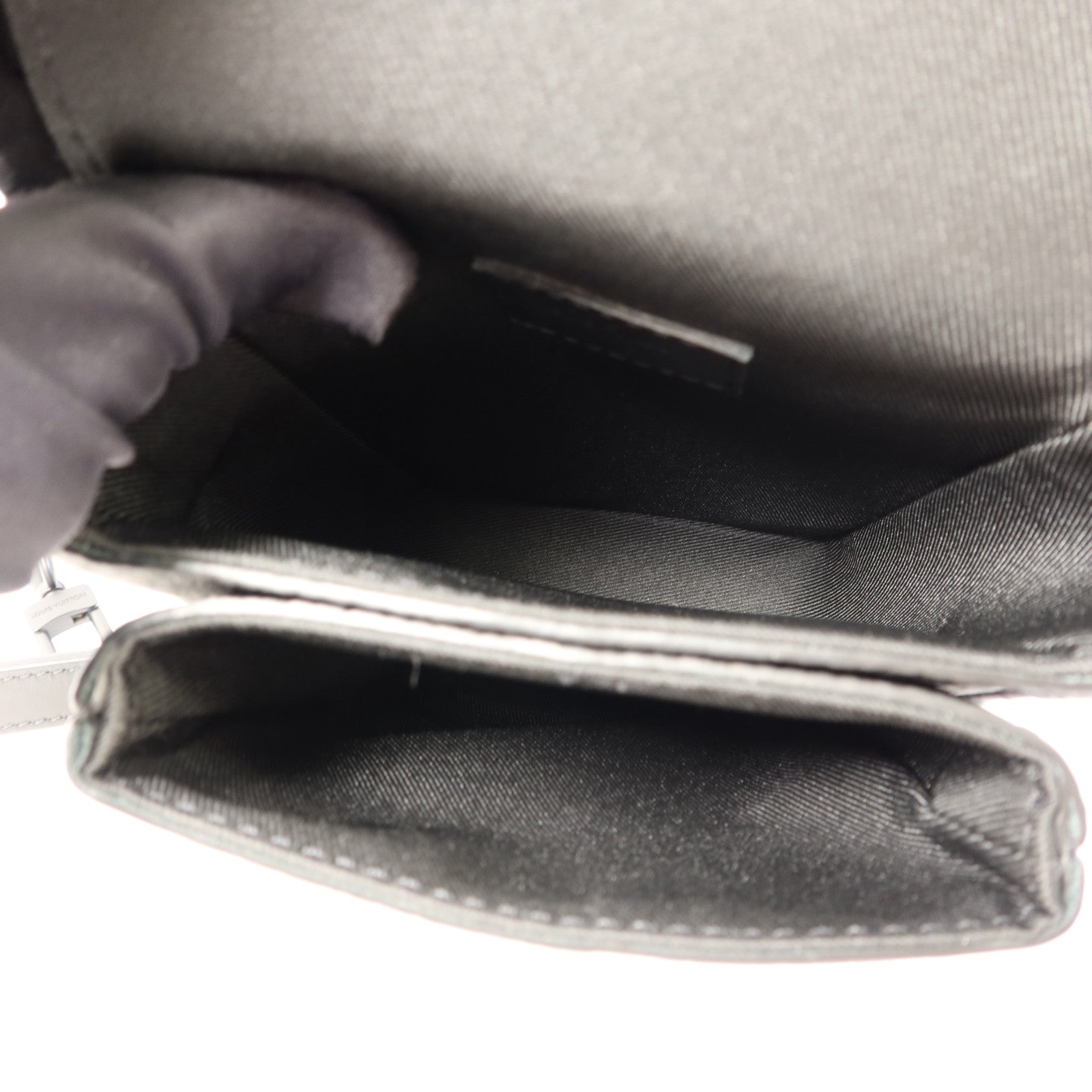 LOUIS VUITTON Monogram Taurillon S-Lock Vertical Wearable肩背袋