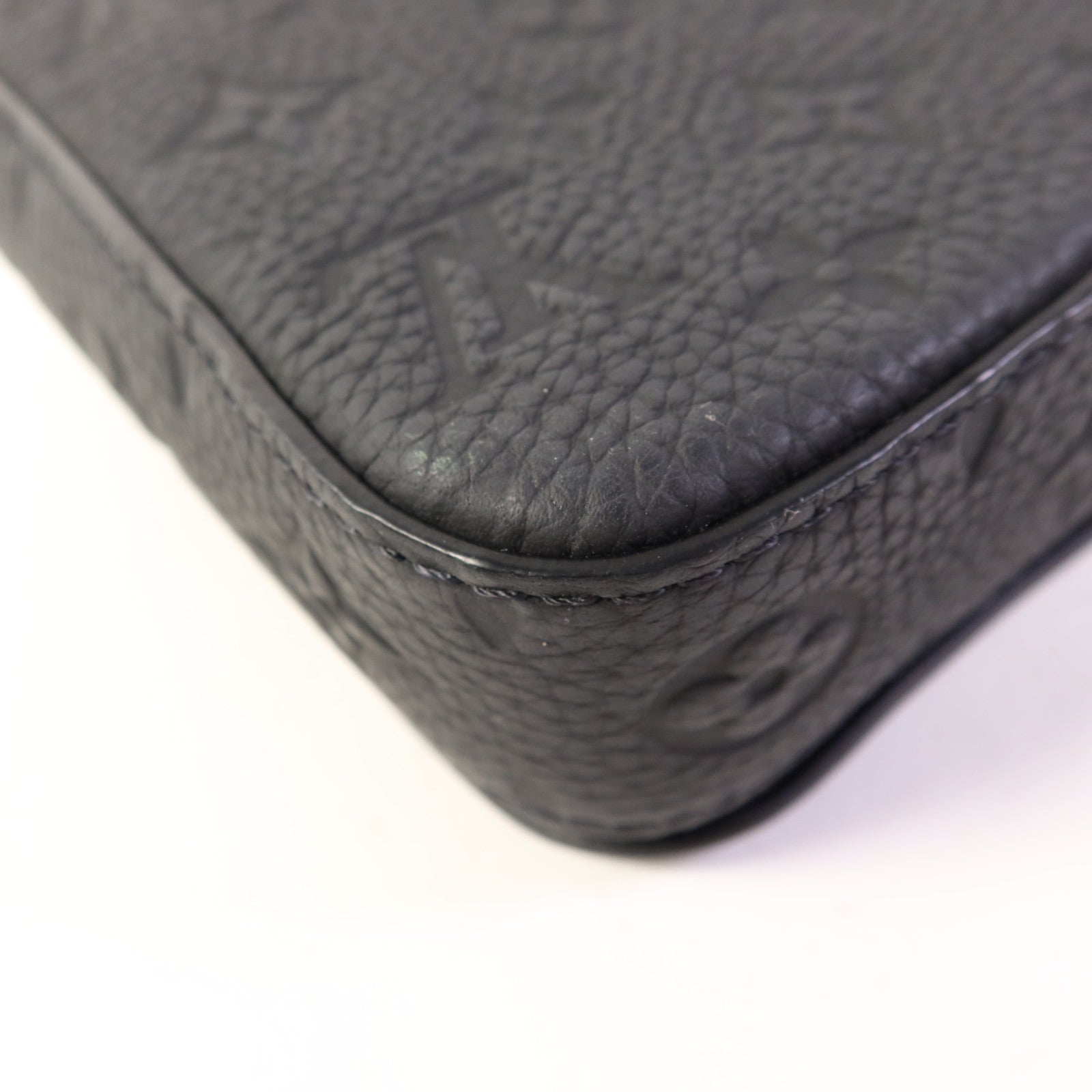 LOUIS VUITTON Monogram Taurillon S-Lock Vertical Wearable肩背袋