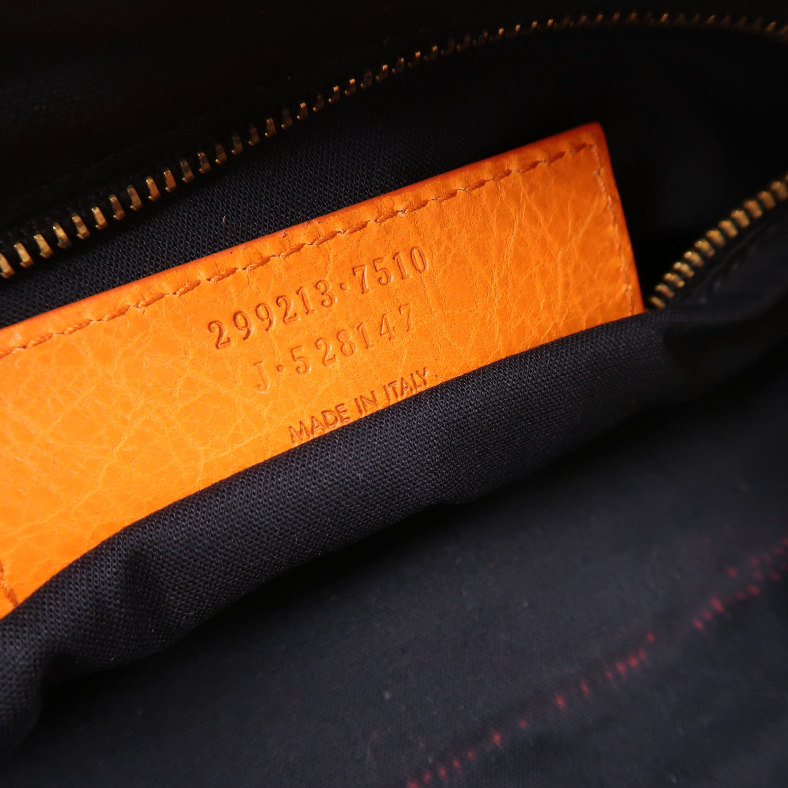 BALENCIAGA 羊皮皮革Clutch金扣手拿包