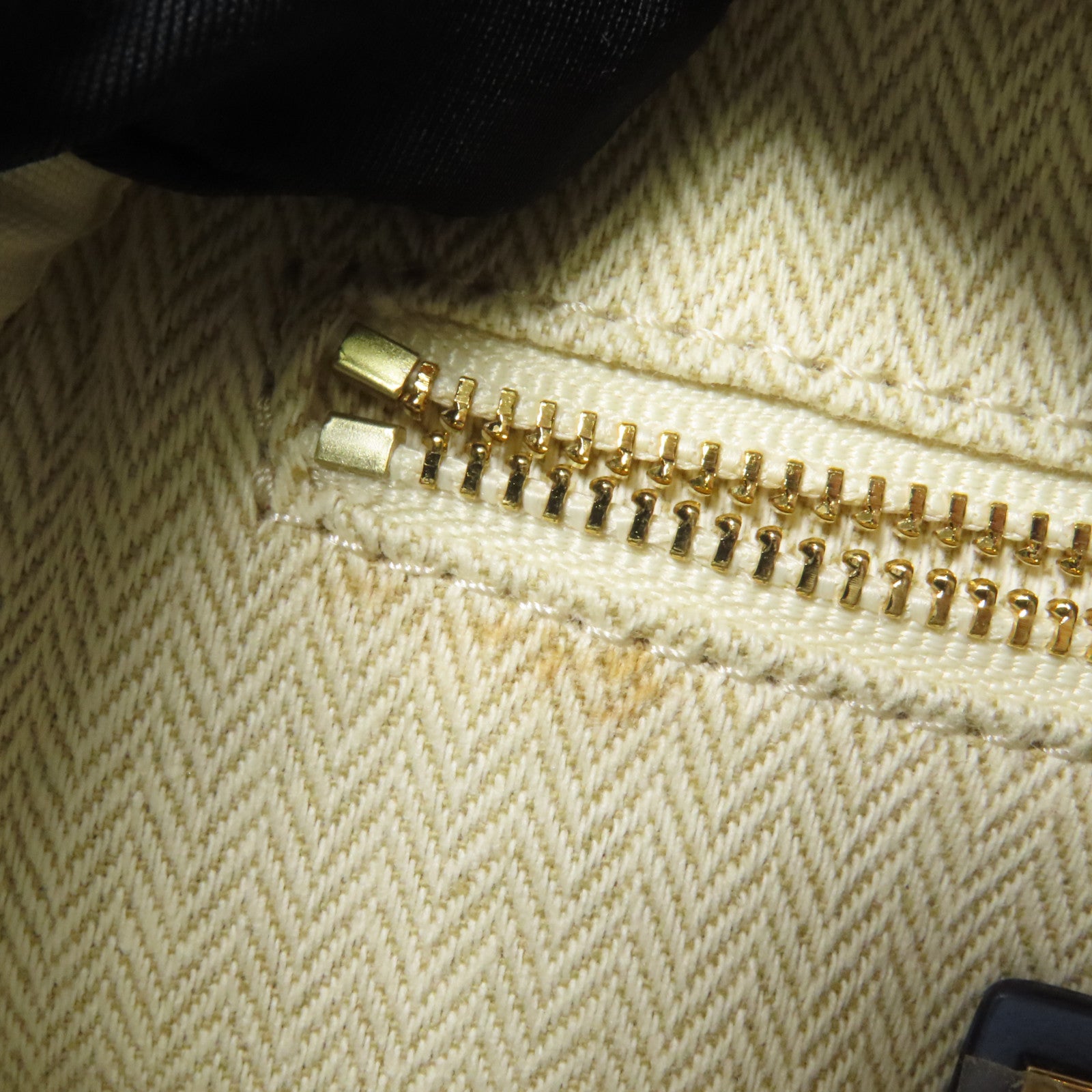 Tory Burch 皮革Shoulder Bag金扣肩背袋