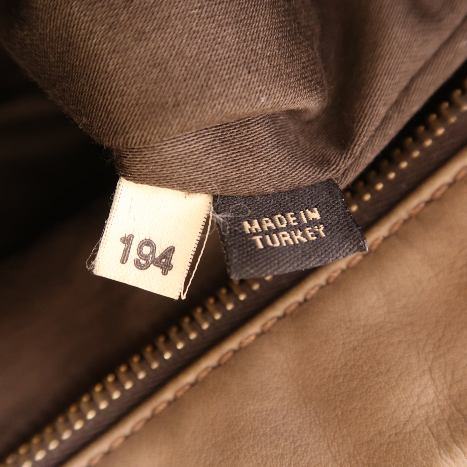 Miu Miu 牛皮皮革2 Way Shoulder金扣手挽肩背兩用袋