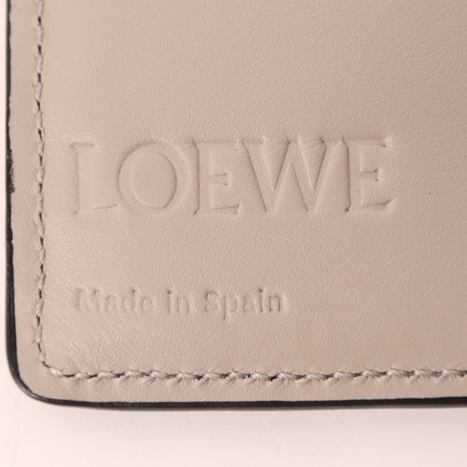 LOEWE 牛皮皮革Wallet銀扣錢包