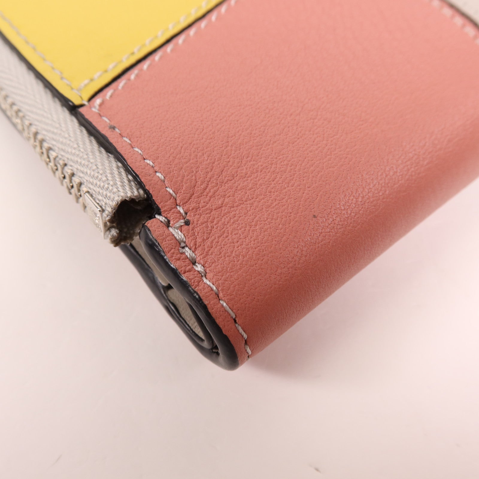 LOEWE 牛皮皮革Wallet銀扣錢包