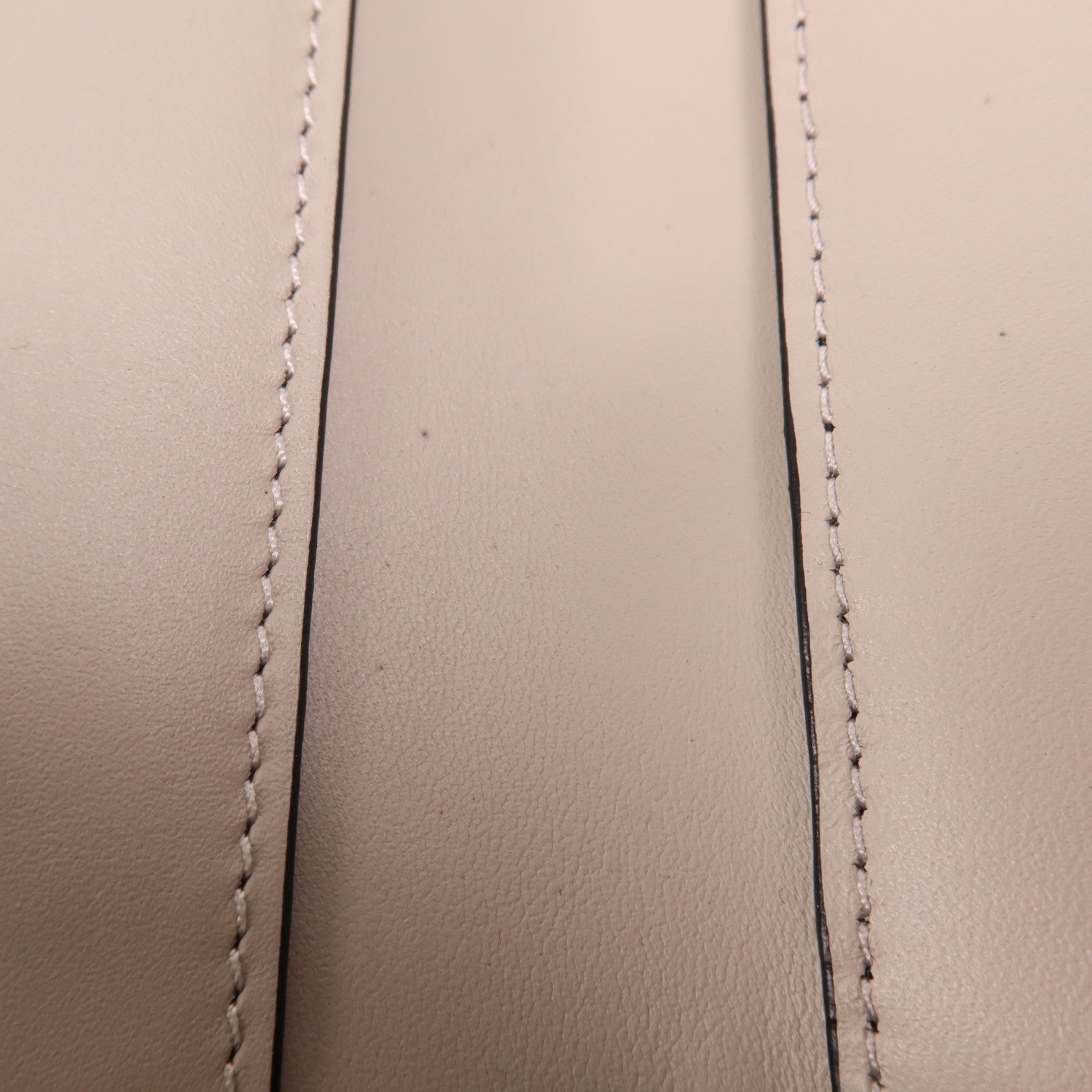 LOEWE 牛皮皮革Wallet銀扣錢包