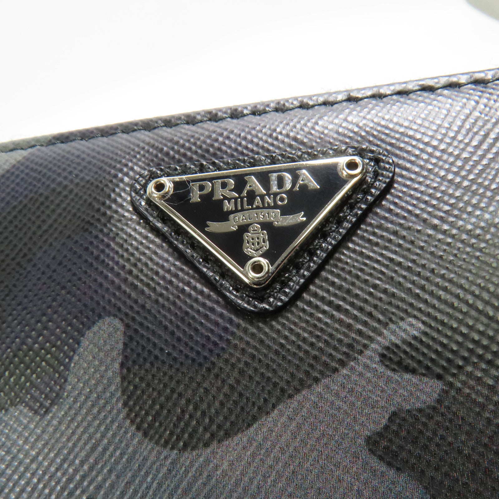 PRADA 牛皮皮革Long Wallet銀扣長錢包