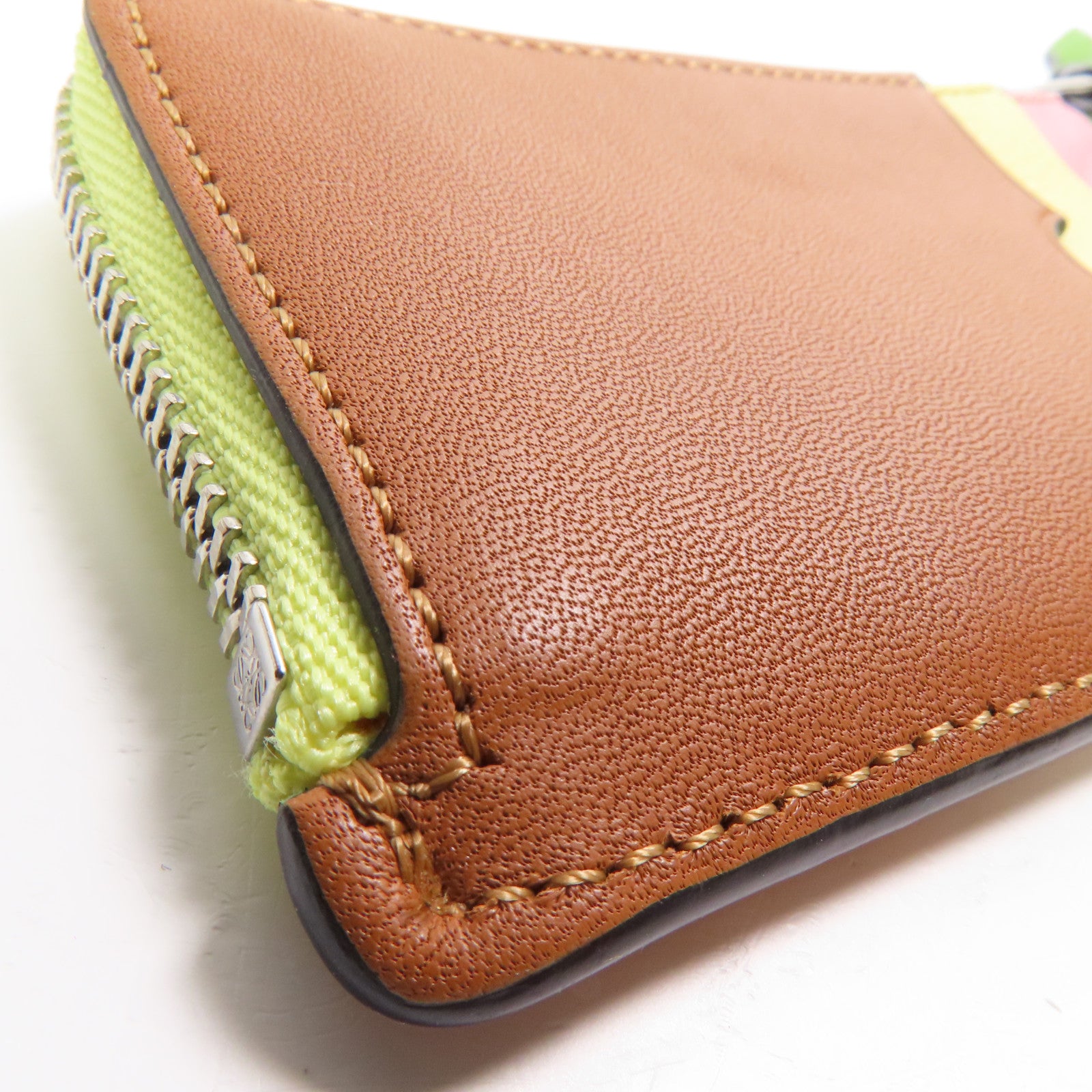 LOEWE 牛皮皮革Card Case銀扣卡片套