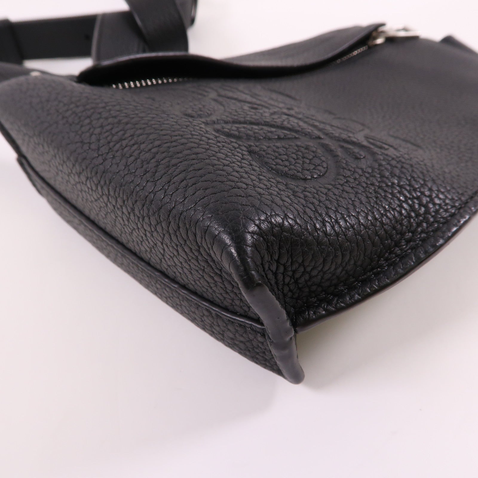 LOEWE 牛皮皮革Vertical Pocket銀扣腰包黑色