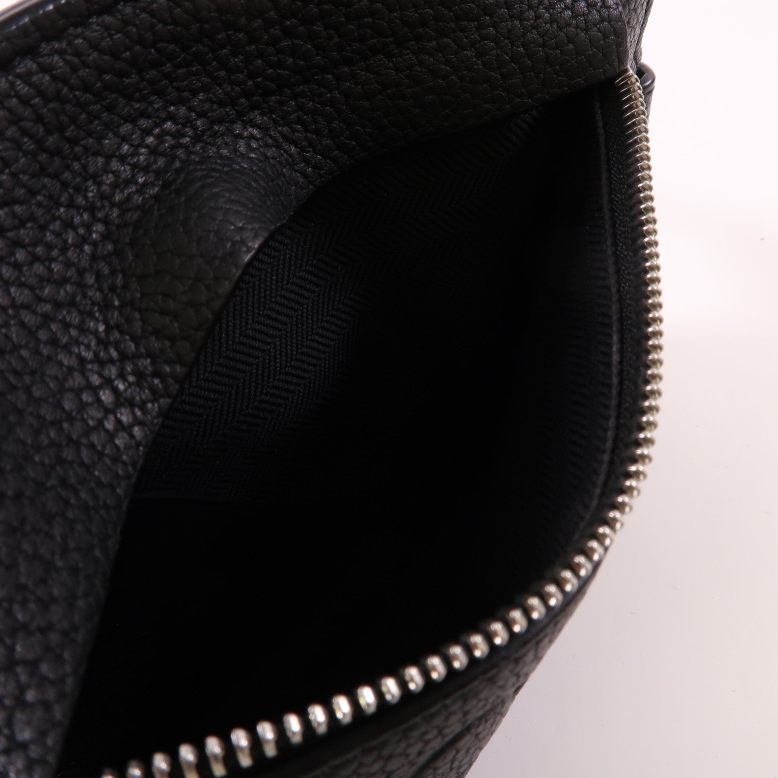 LOEWE 牛皮皮革Vertical Pocket銀扣腰包黑色