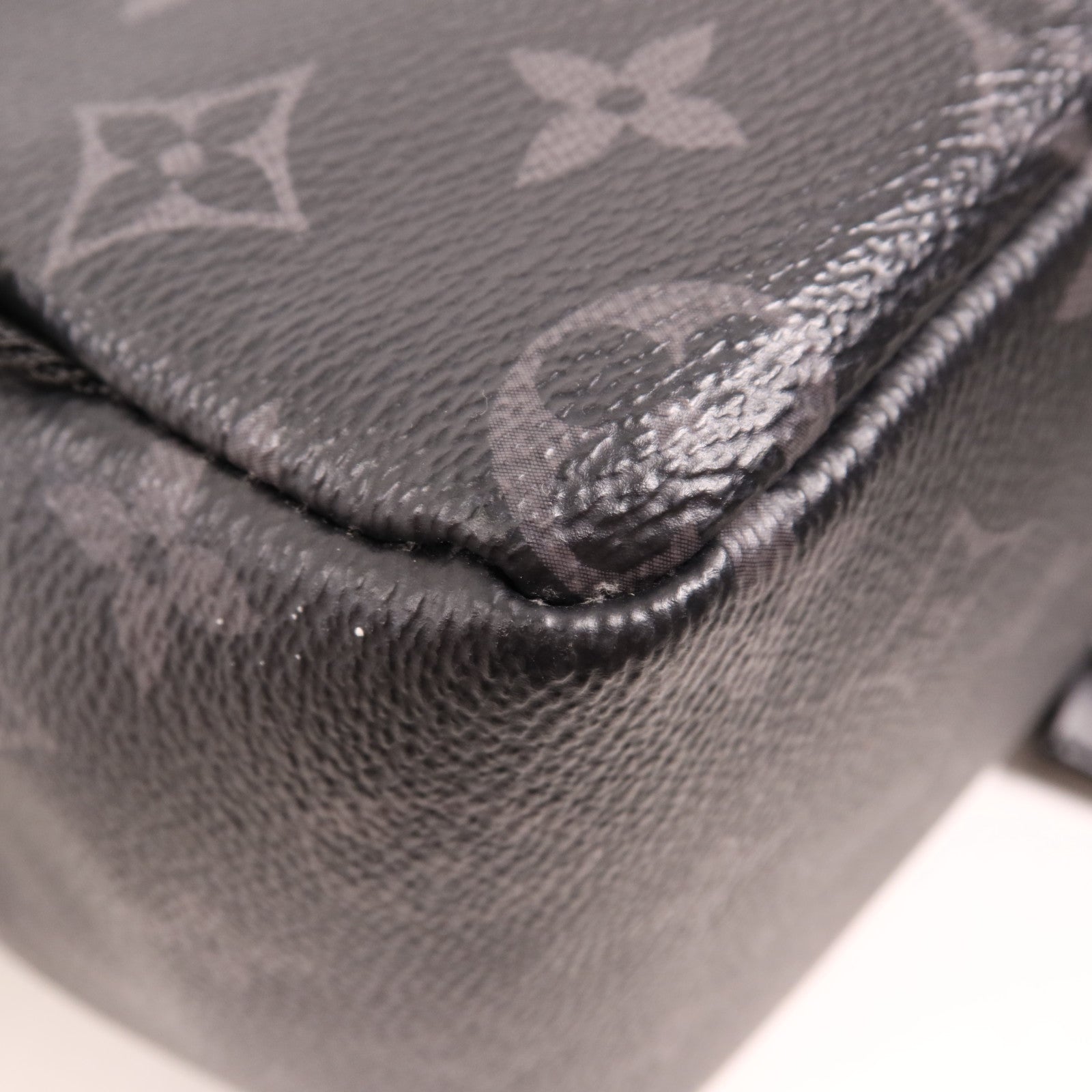 LOUIS VUITTON Monogram Eclipse Saumur銀扣背包
