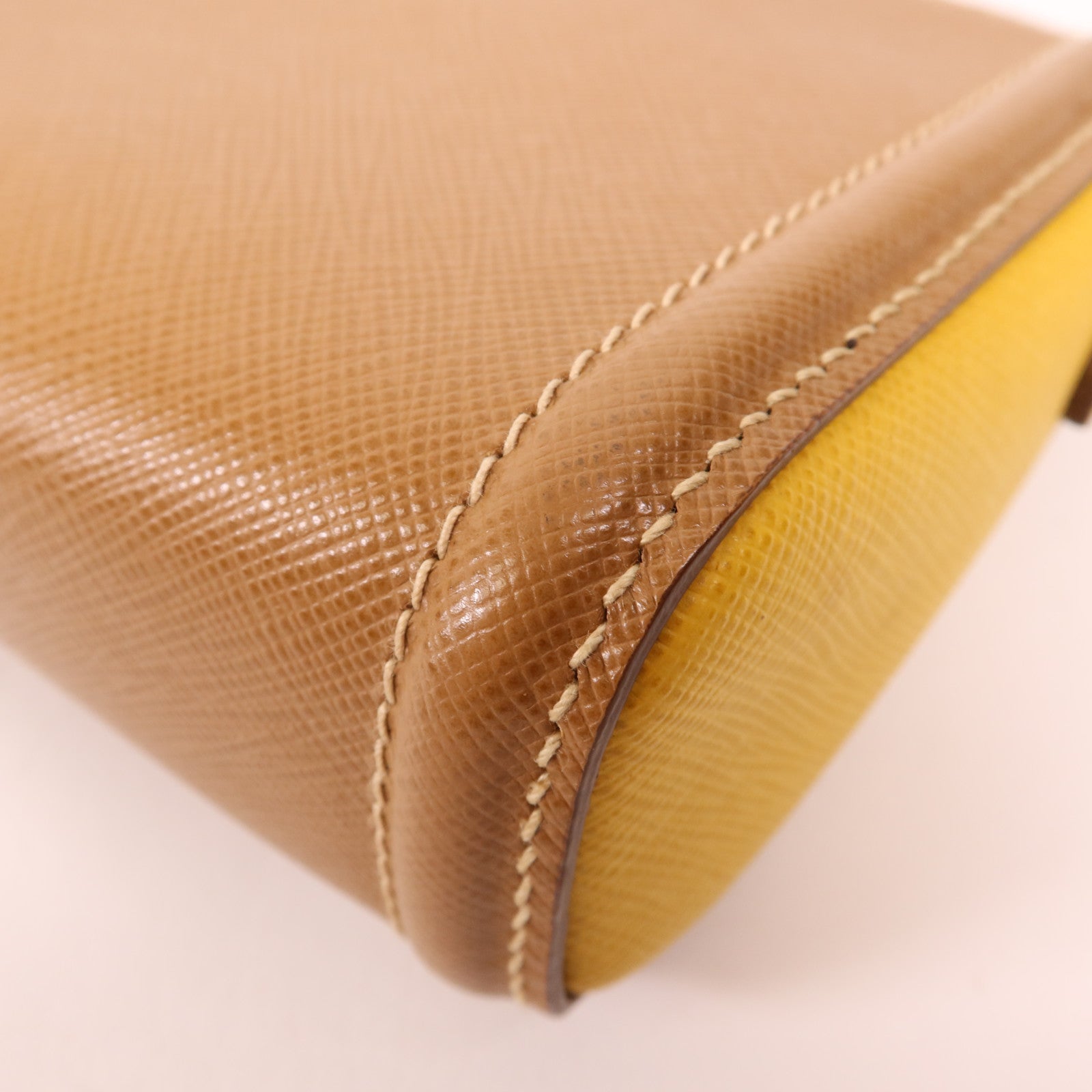 PRADA 牛皮皮革Shoulder Bag金扣肩背袋