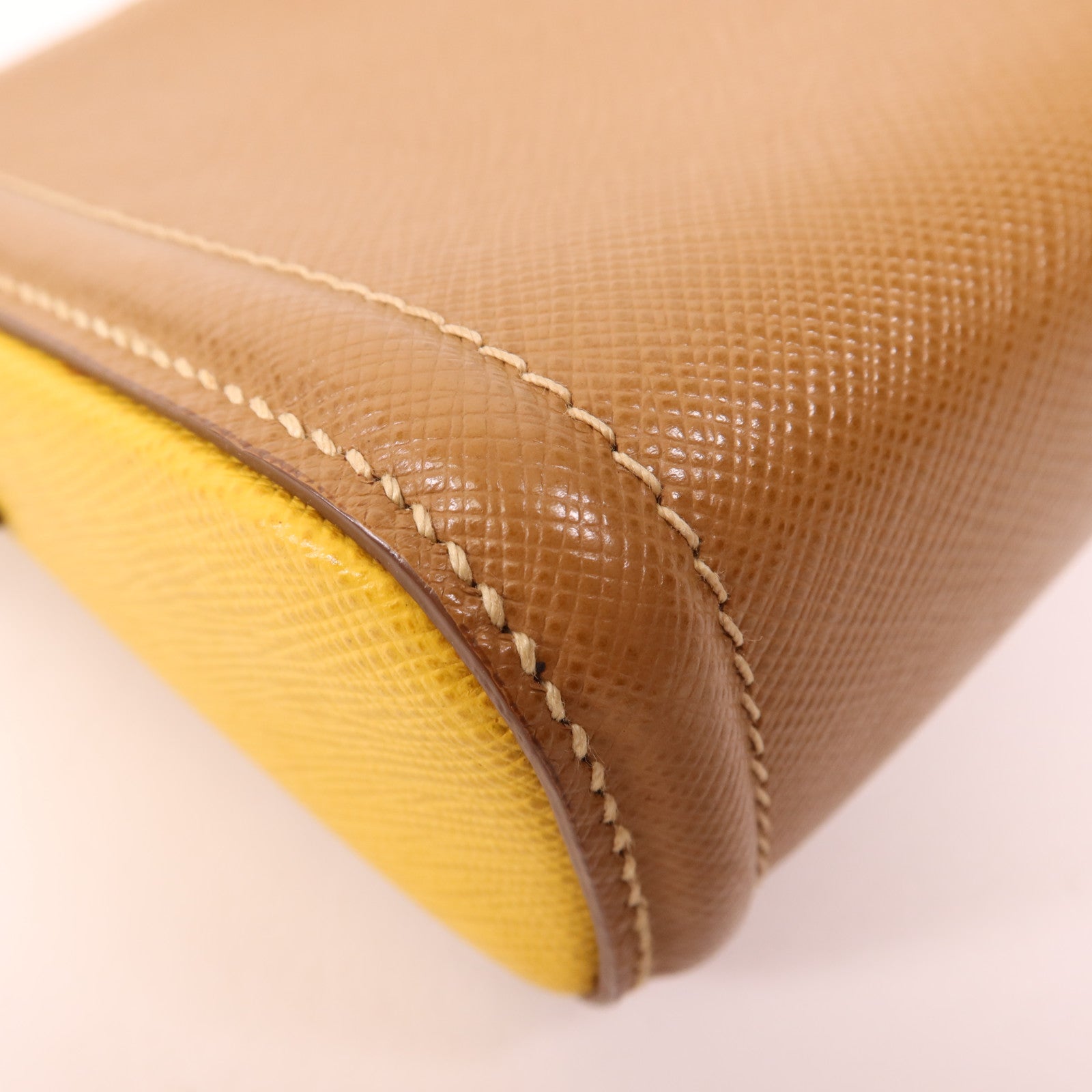 PRADA 牛皮皮革Shoulder Bag金扣肩背袋