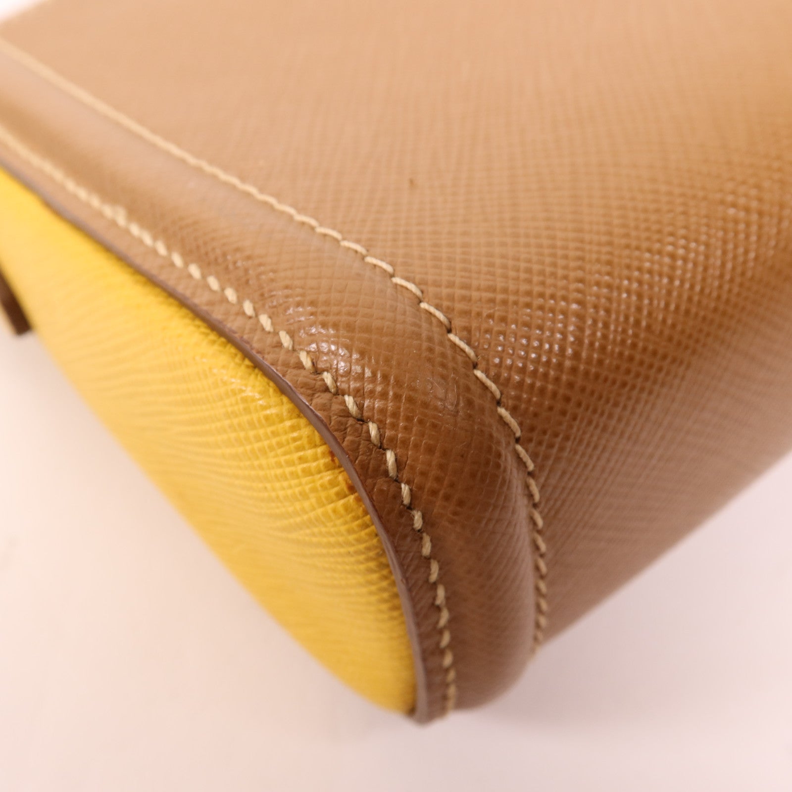 PRADA 牛皮皮革Shoulder Bag金扣肩背袋