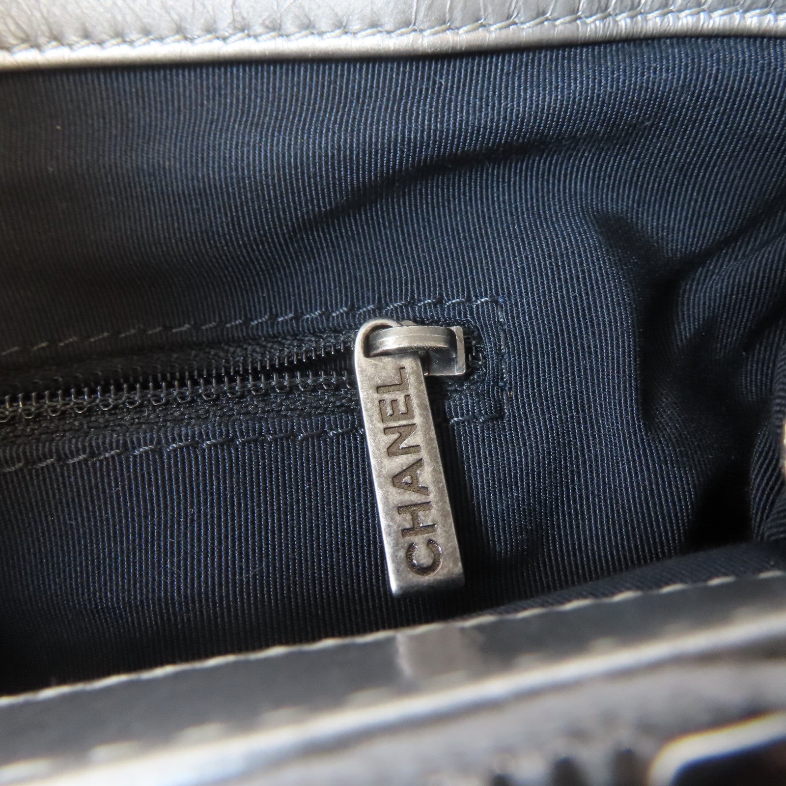 CHANEL 【激減優惠】菱格牛皮皮革Chain Shoulder Bag黑扣鏈帶肩背袋銀色