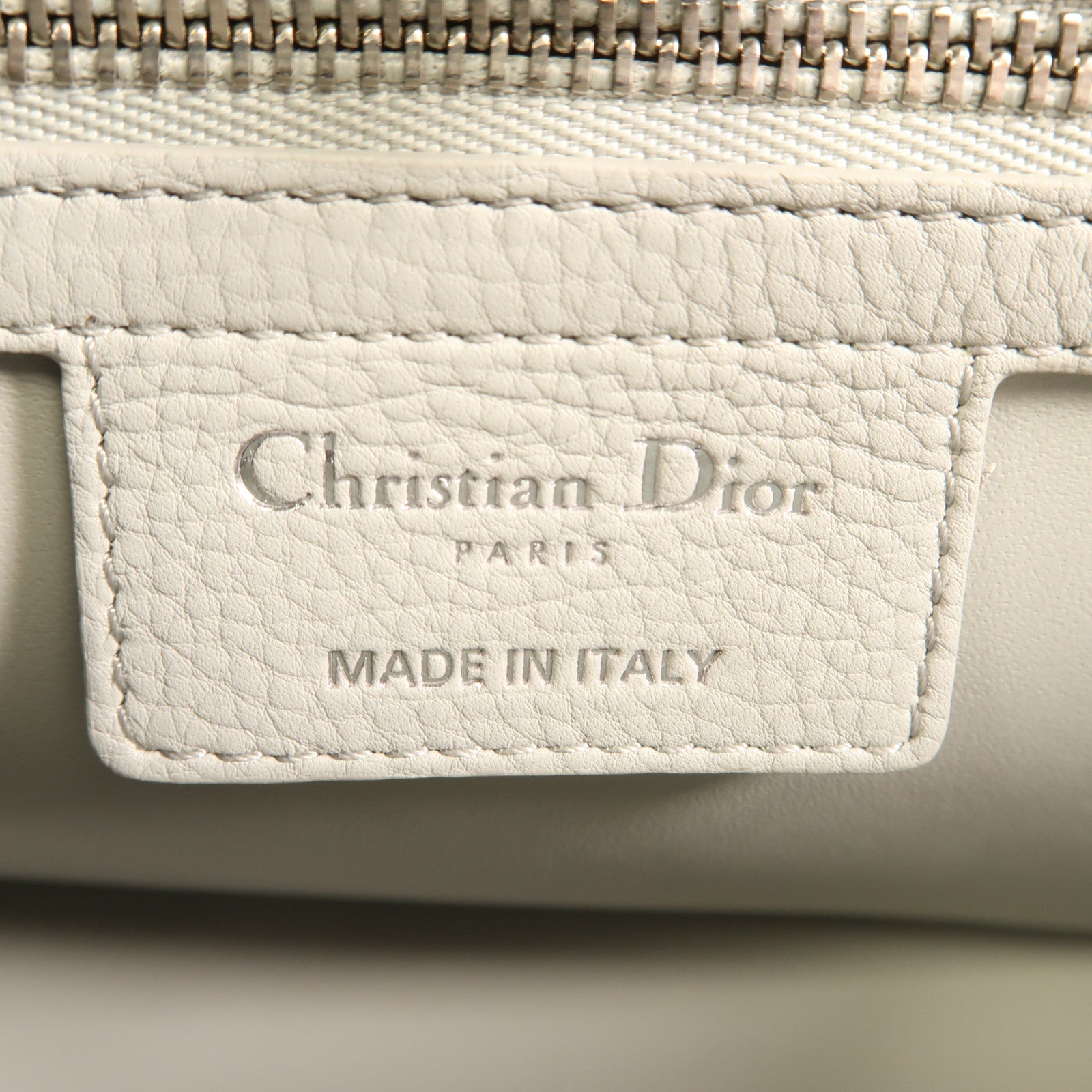 Dior 牛皮皮革Caro Medium銀扣肩,背袋