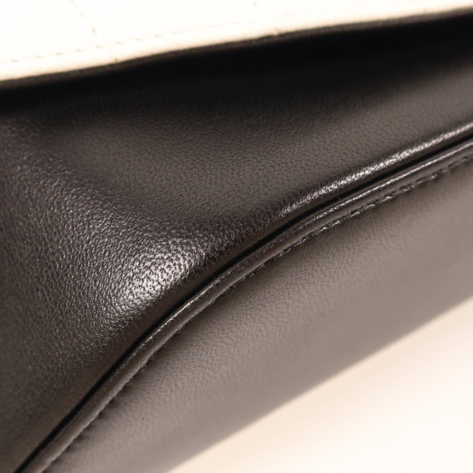 CHANEL 羊皮皮革Handbag銀扣手拿包