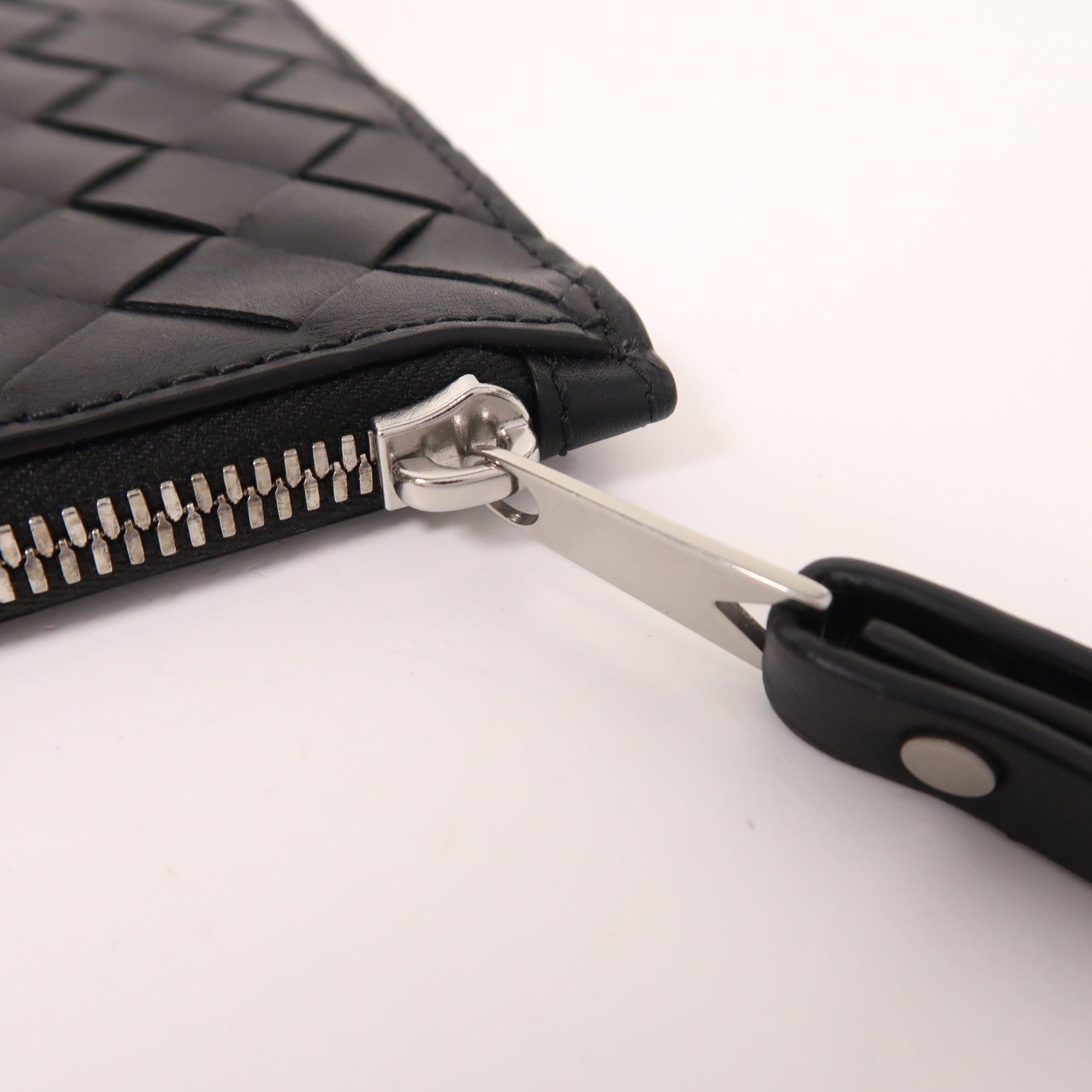 BOTTEGA VENETA 牛皮皮革Clutch Bag銀扣手拿包