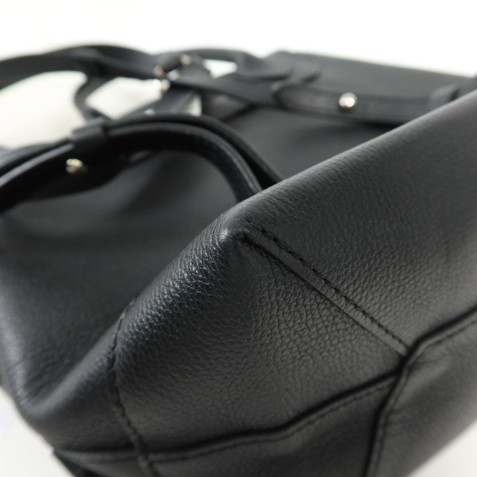 LOUIS VUITTON 牛皮皮革Lock Me Backpack銀扣背包