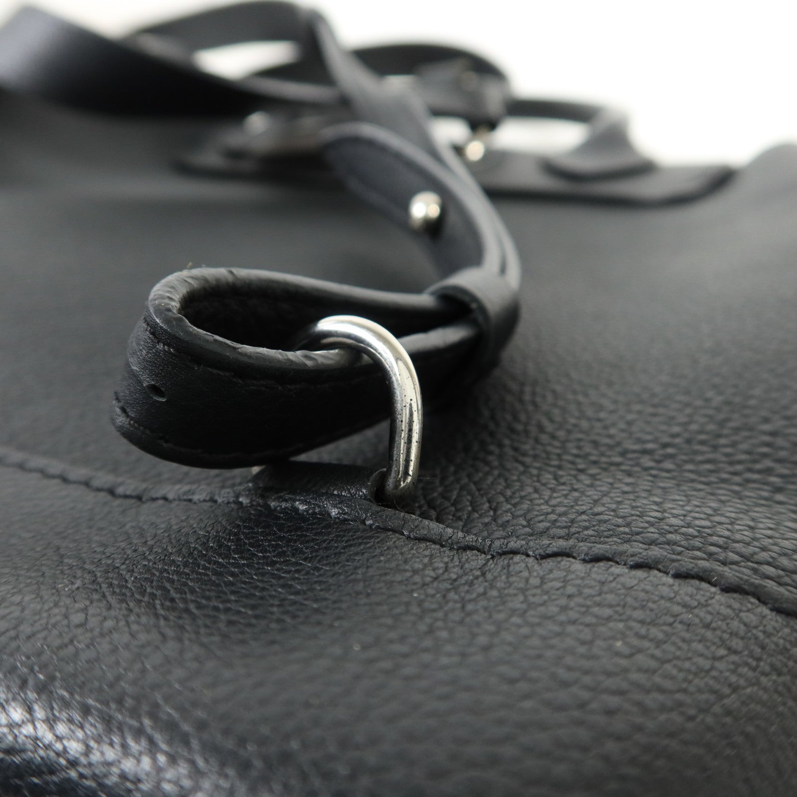 LOUIS VUITTON 牛皮皮革Lock Me Backpack銀扣背包