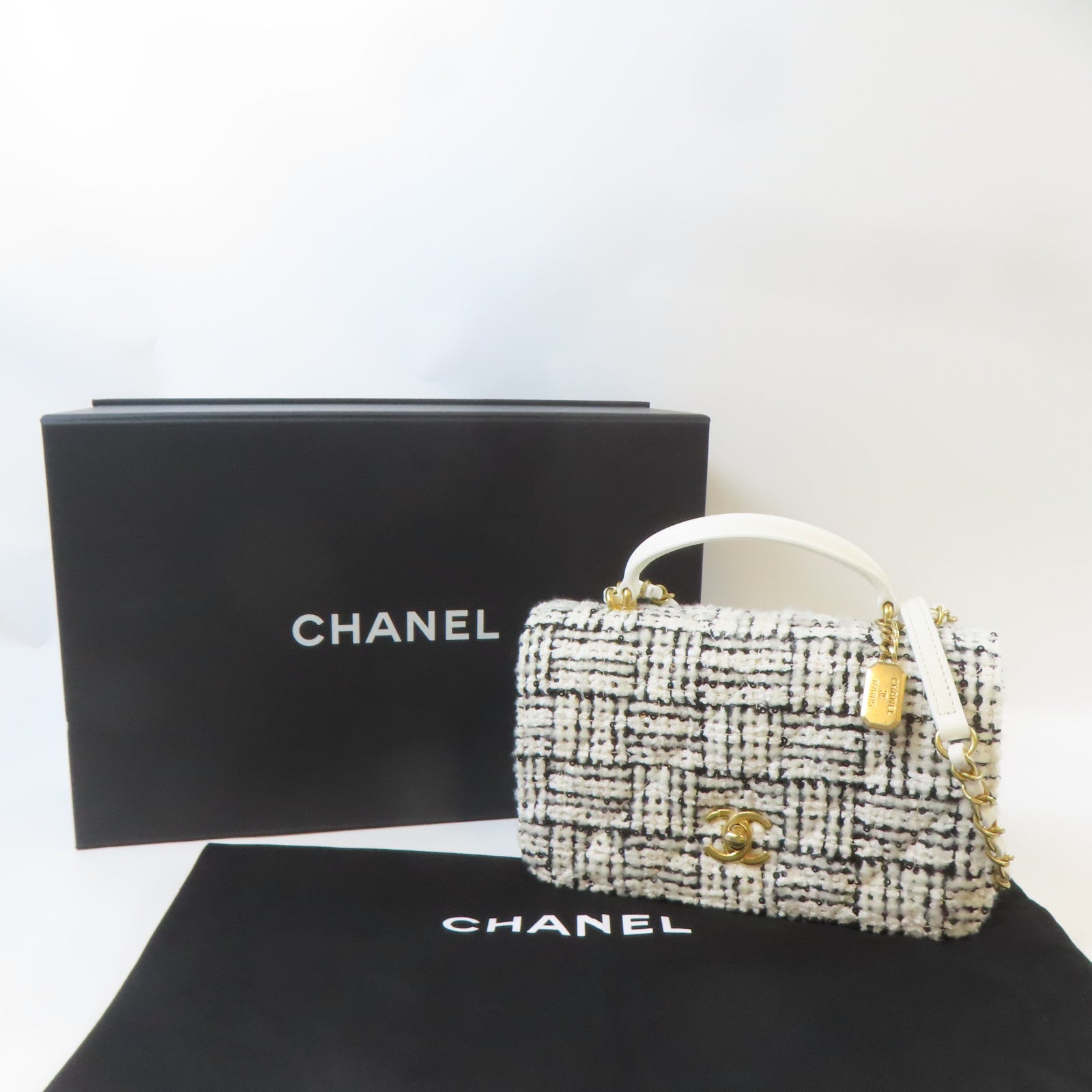 CHANEL 【激減優惠】斜紋軟呢2 Way Shoulder Bag金扣手挽肩背兩用袋黑色/白色
