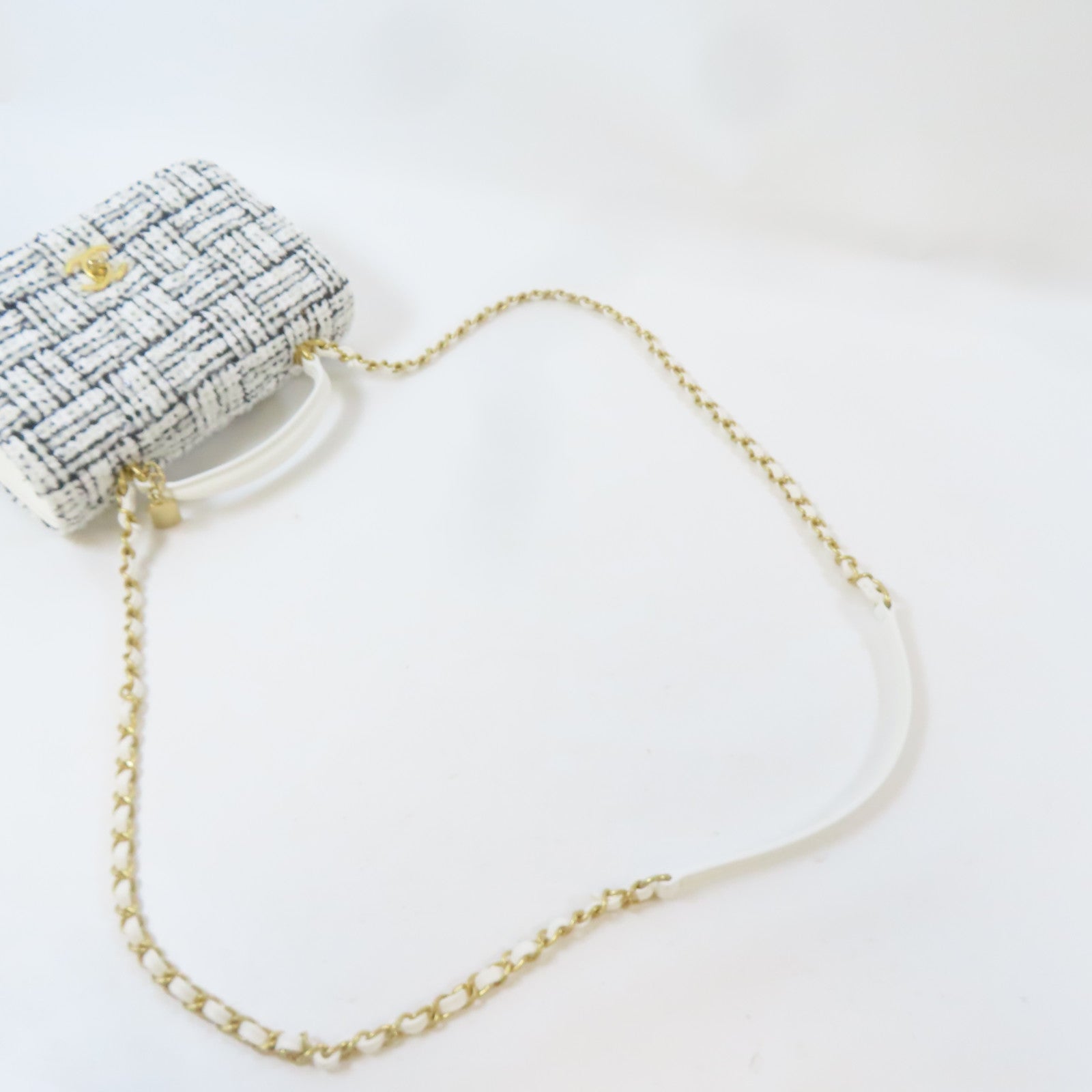 CHANEL 【激減優惠】斜紋軟呢2 Way Shoulder Bag金扣手挽肩背兩用袋黑色/白色