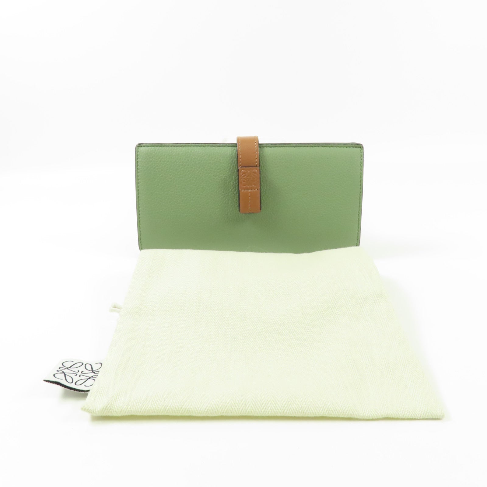 LOEWE 牛皮皮革Large Vertical Wallet銀扣長錢包