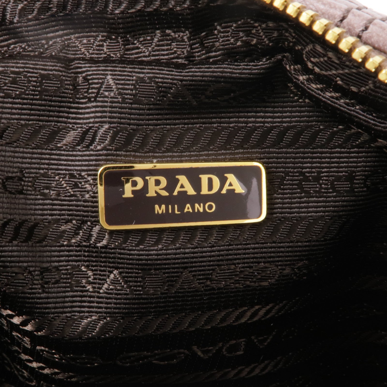 PRADA 牛皮皮革Clutch Bag金扣手拿包