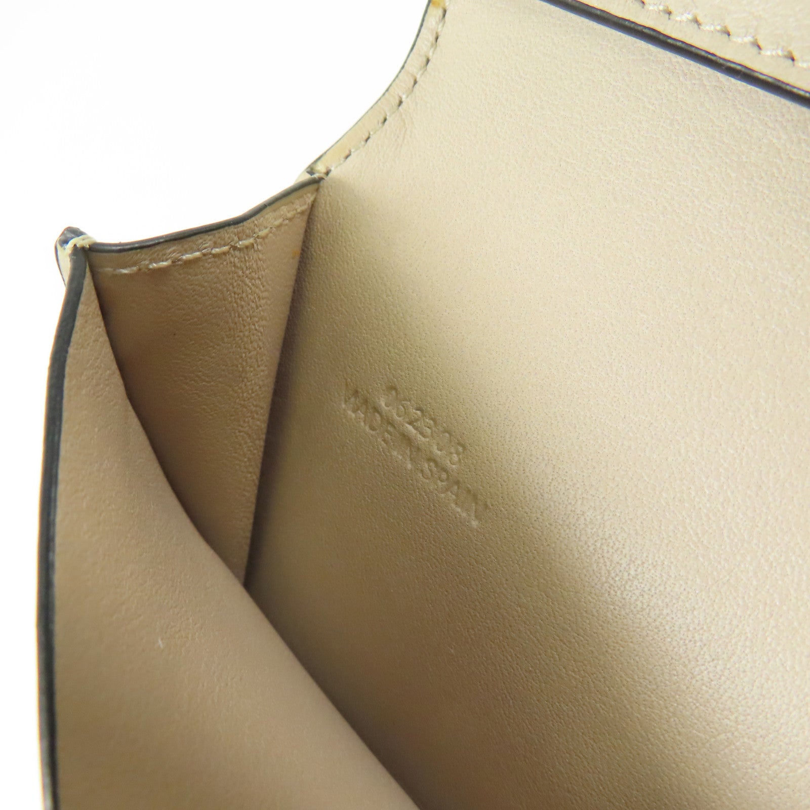 LOEWE 牛皮皮革Large Vertical Wallet銀扣長錢包