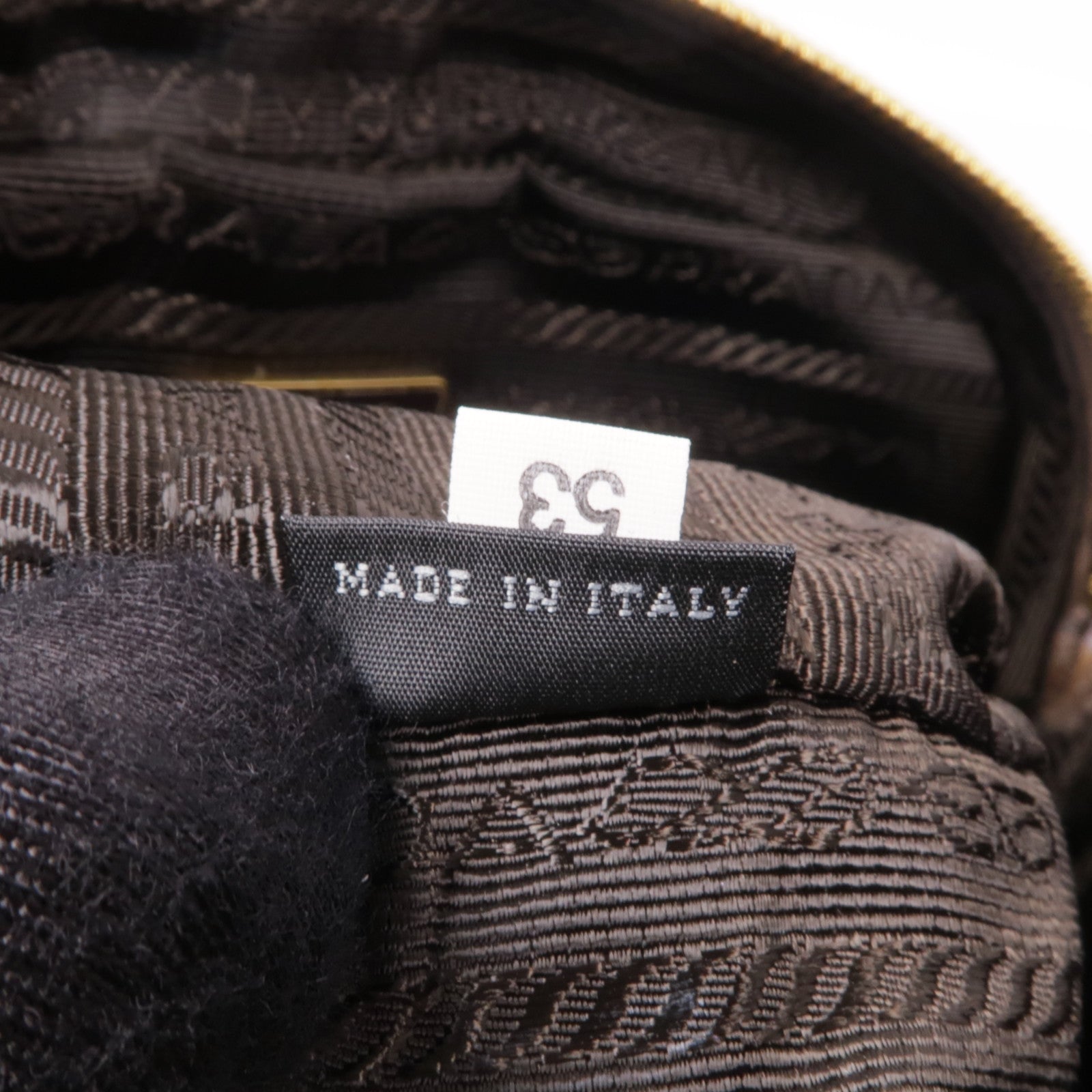 PRADA 牛皮皮革Clutch Bag金扣手拿包