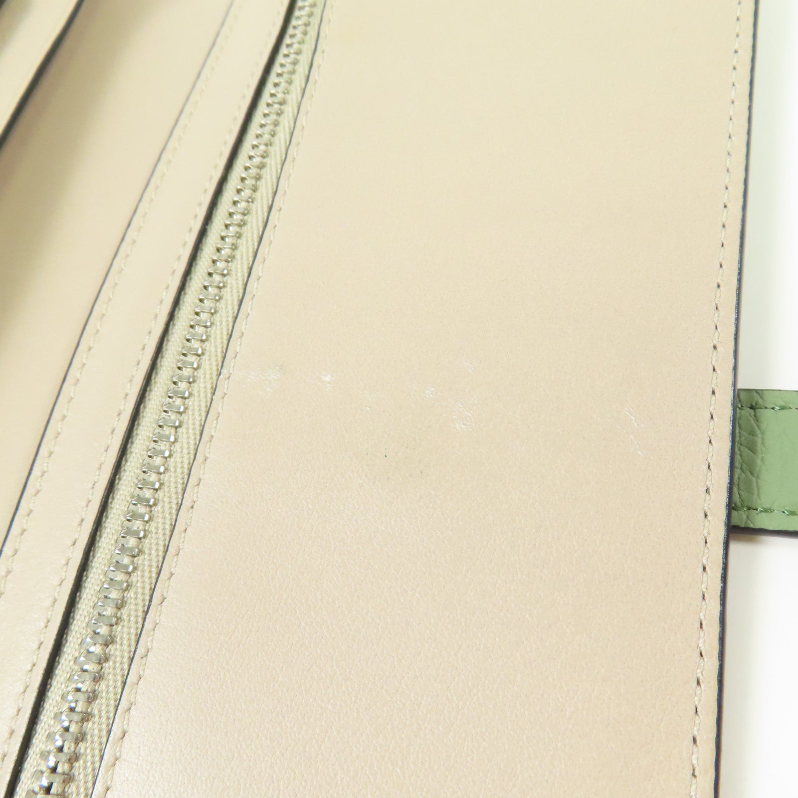 LOEWE 牛皮皮革Large Vertical Wallet銀扣長錢包