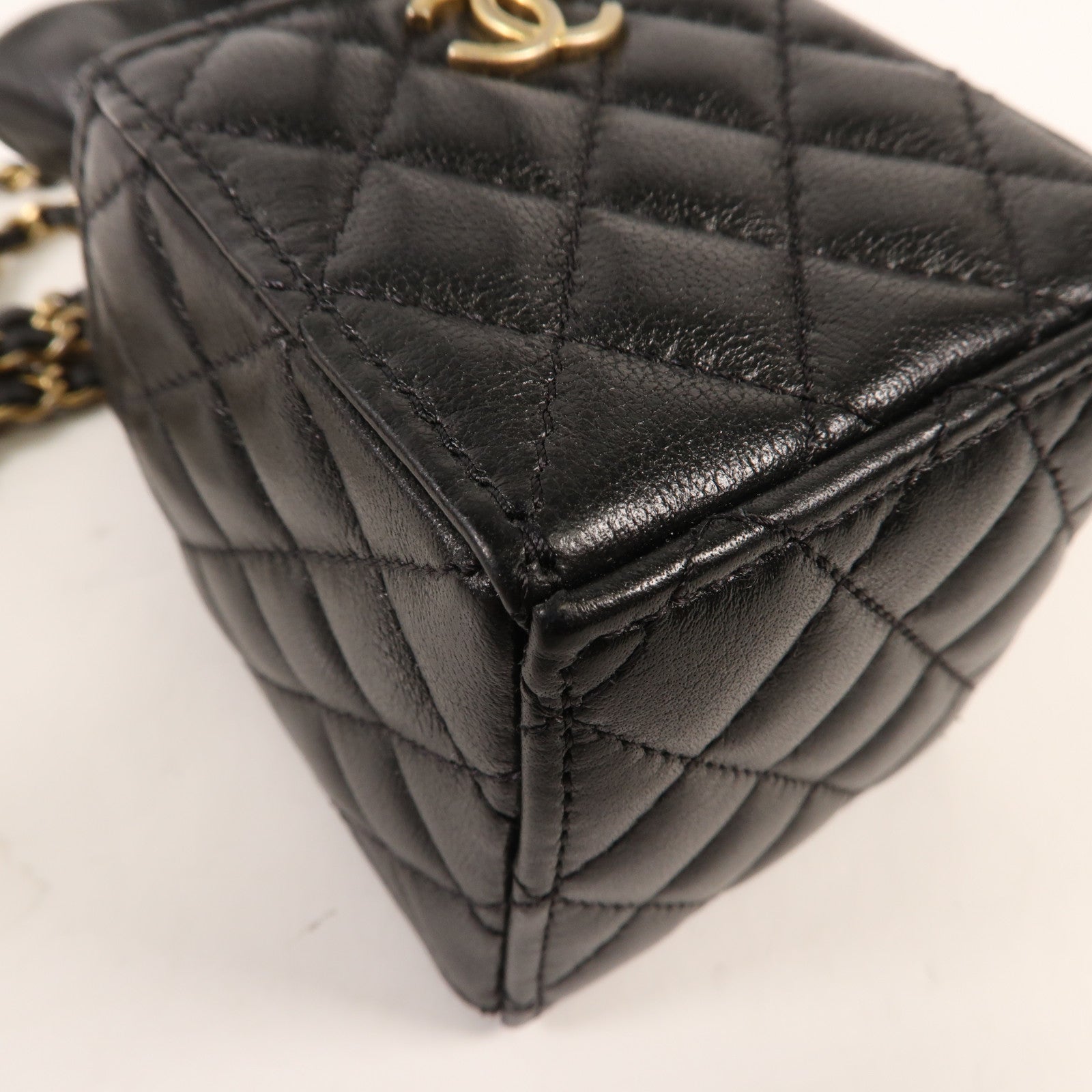 CHANEL 牛皮皮革Mini Box金扣肩背袋
