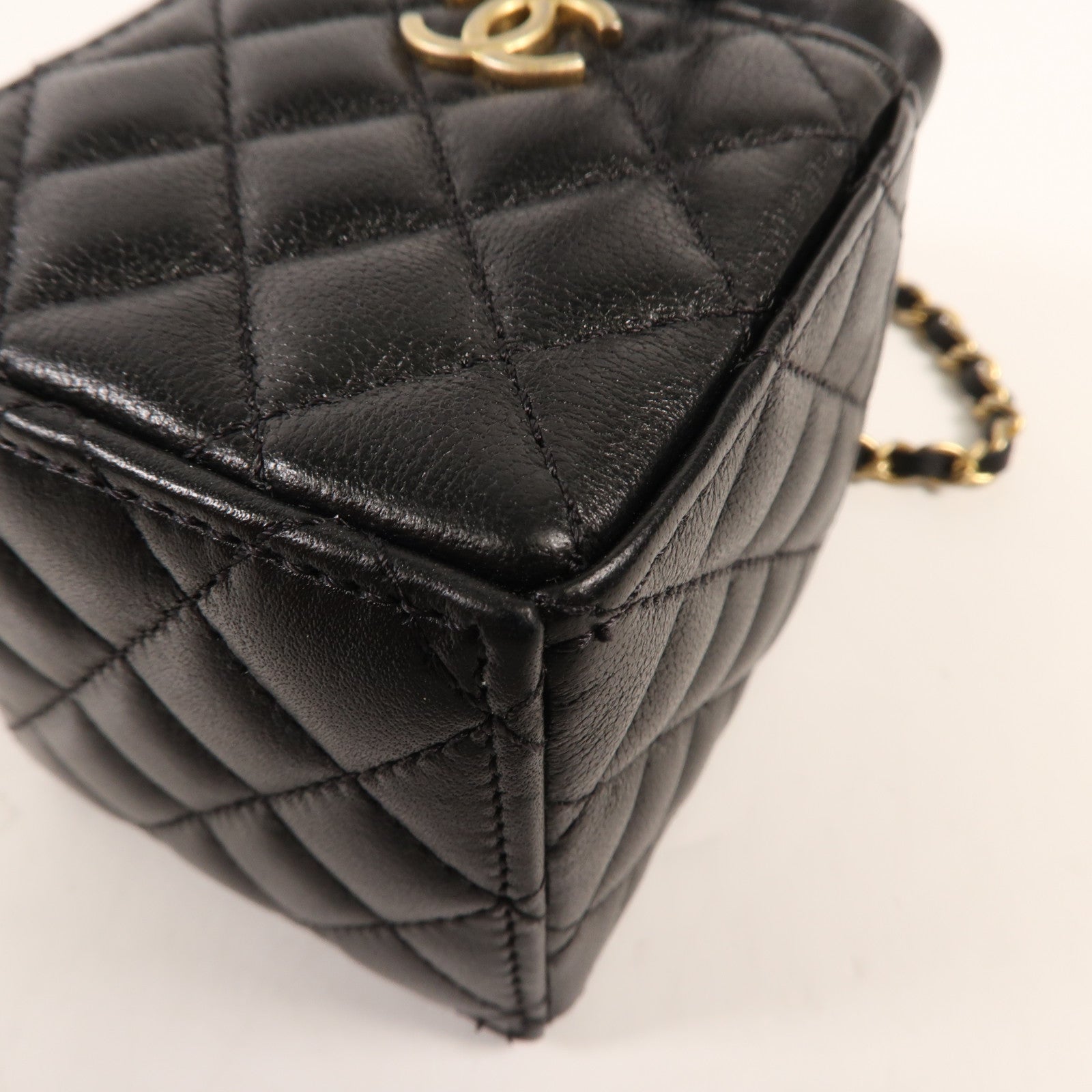 CHANEL 牛皮皮革Mini Box金扣肩背袋