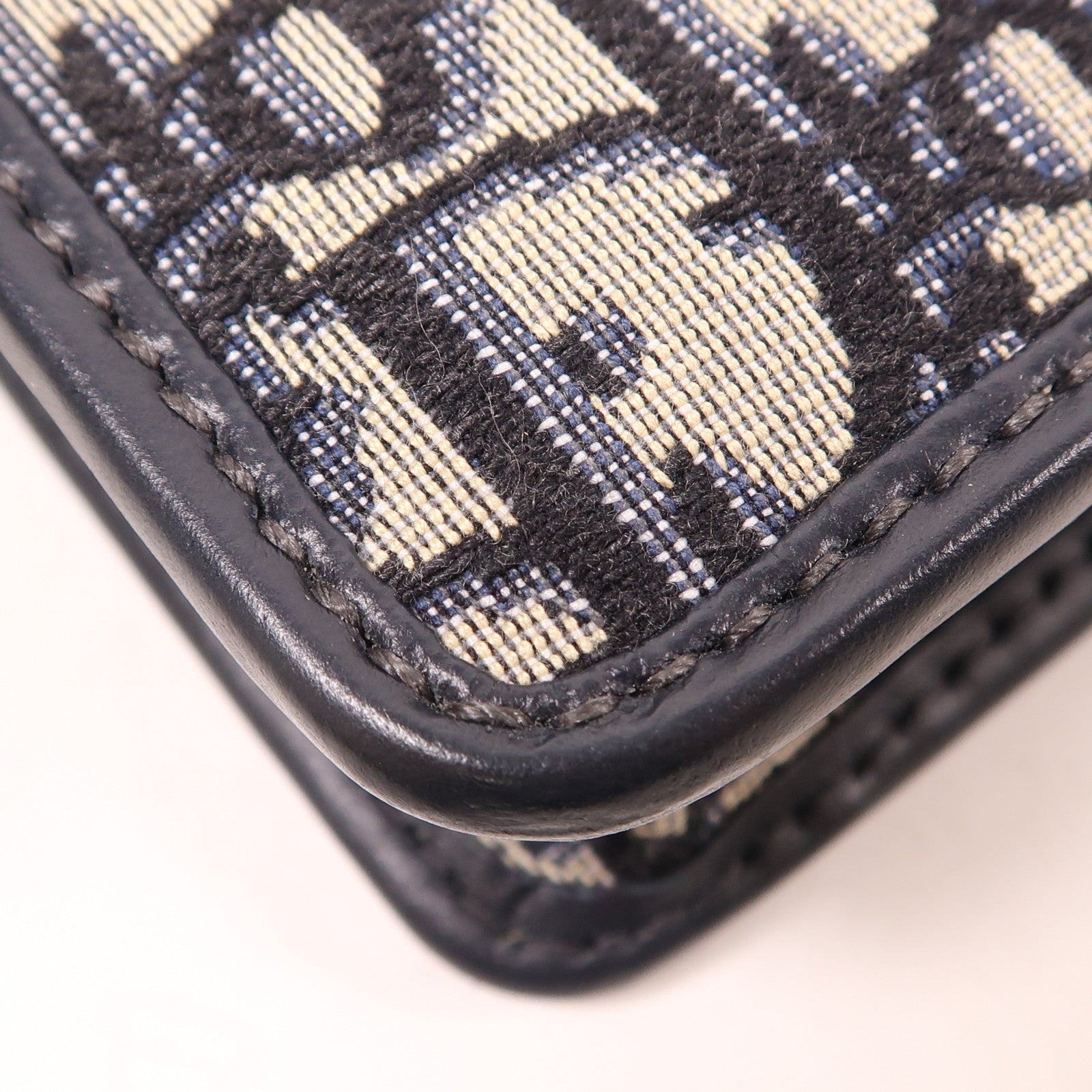 Dior 帆布30 Montaigne金扣肩背袋