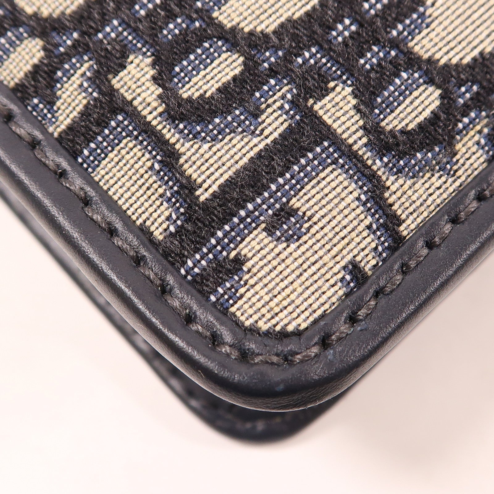 Dior 帆布30 Montaigne金扣肩背袋