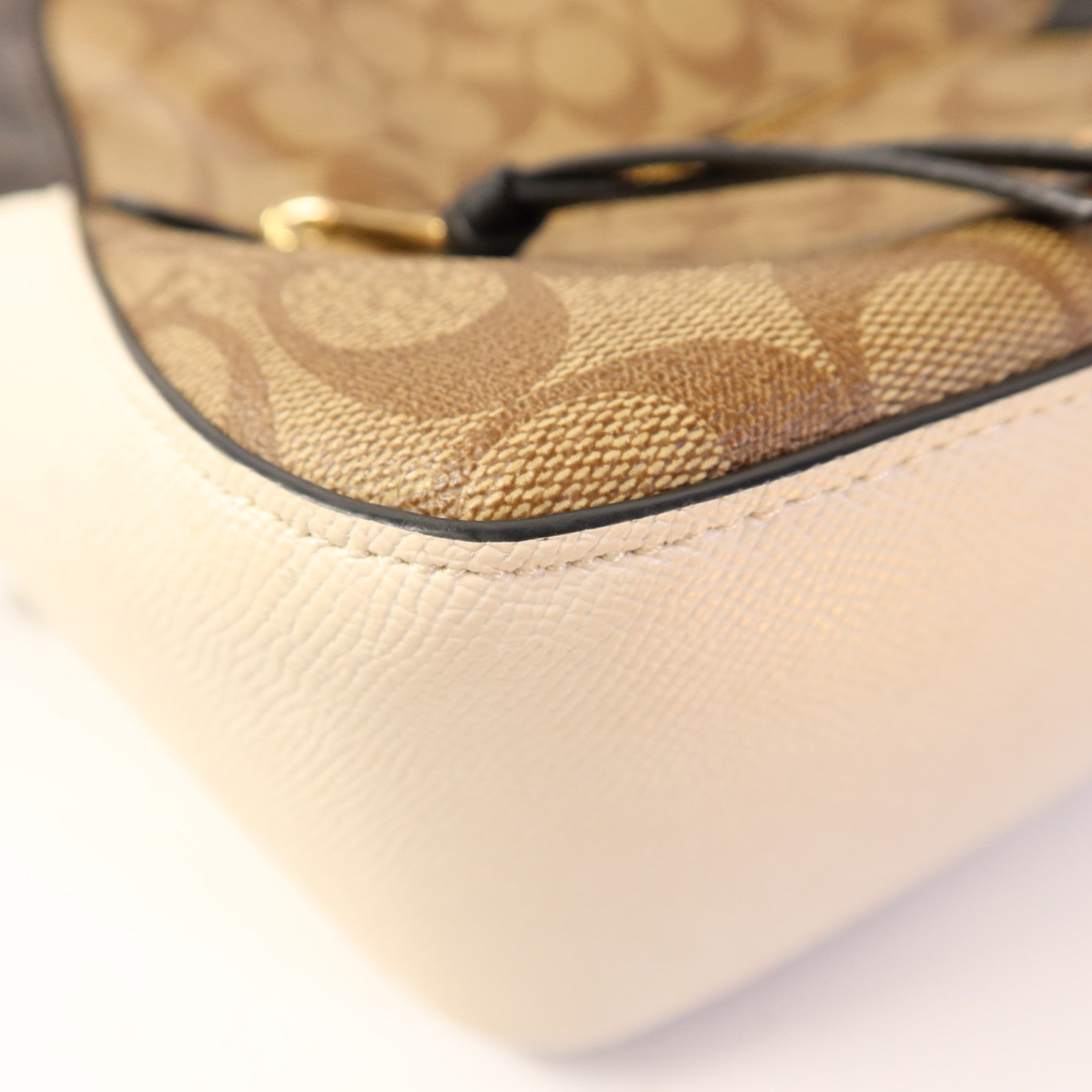 COACH 塗層帆布Backpack金扣背包