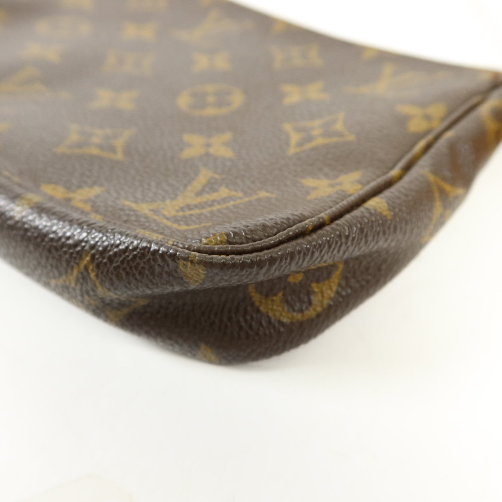 LOUIS VUITTON Monogram Pochette Accessoires金扣手挽袋棕色