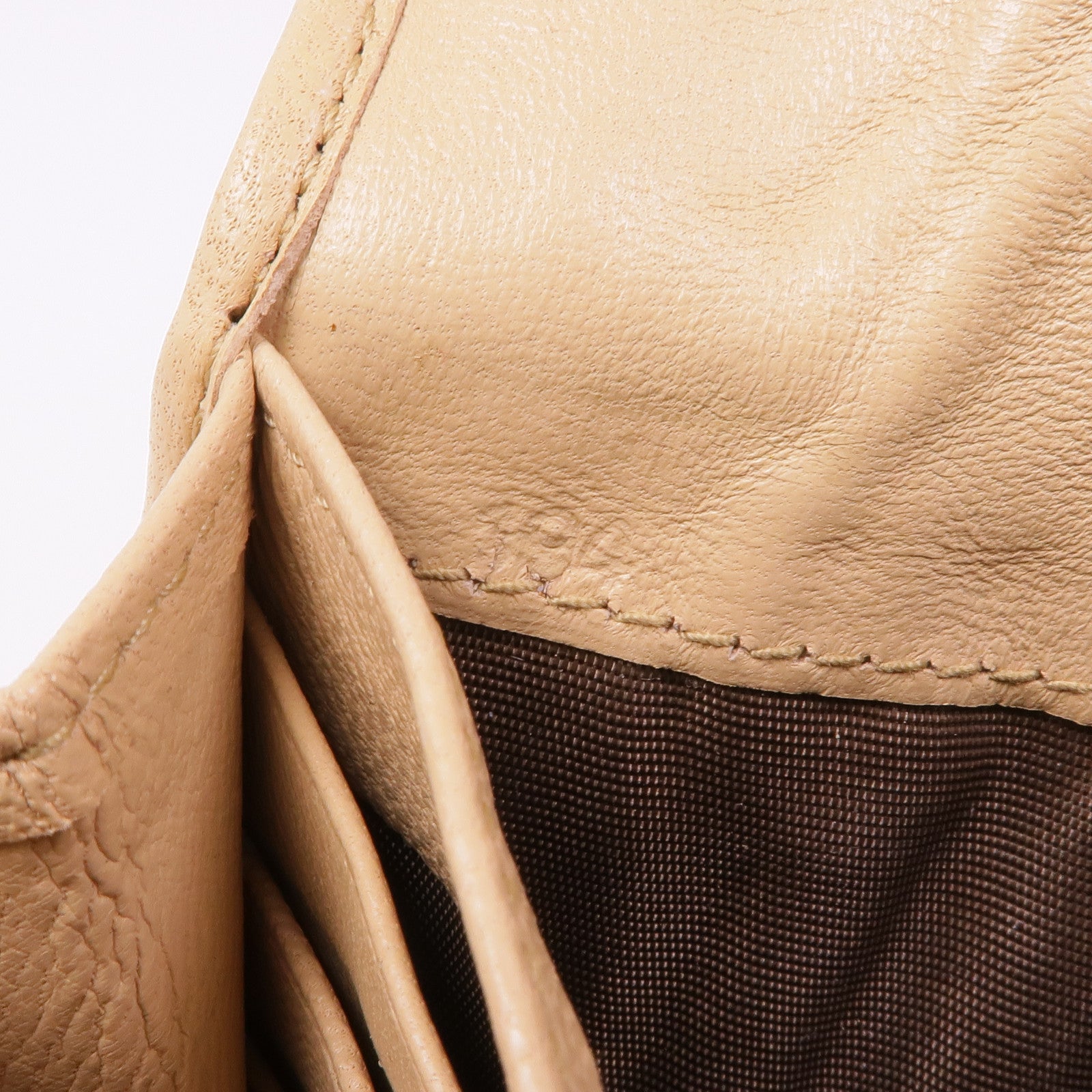 Miu Miu Nappa皮革Matelasse Long Wallet金扣長錢包