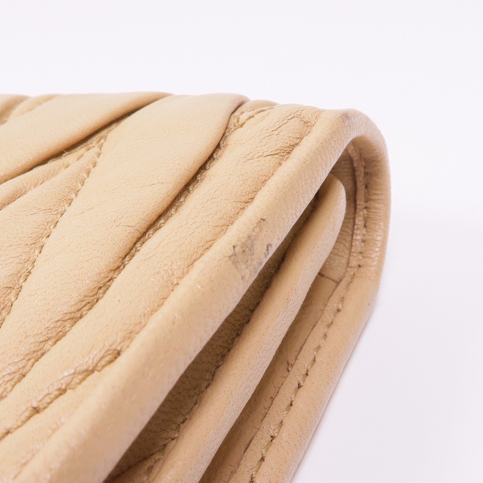 Miu Miu Nappa皮革Matelasse Long Wallet金扣長錢包