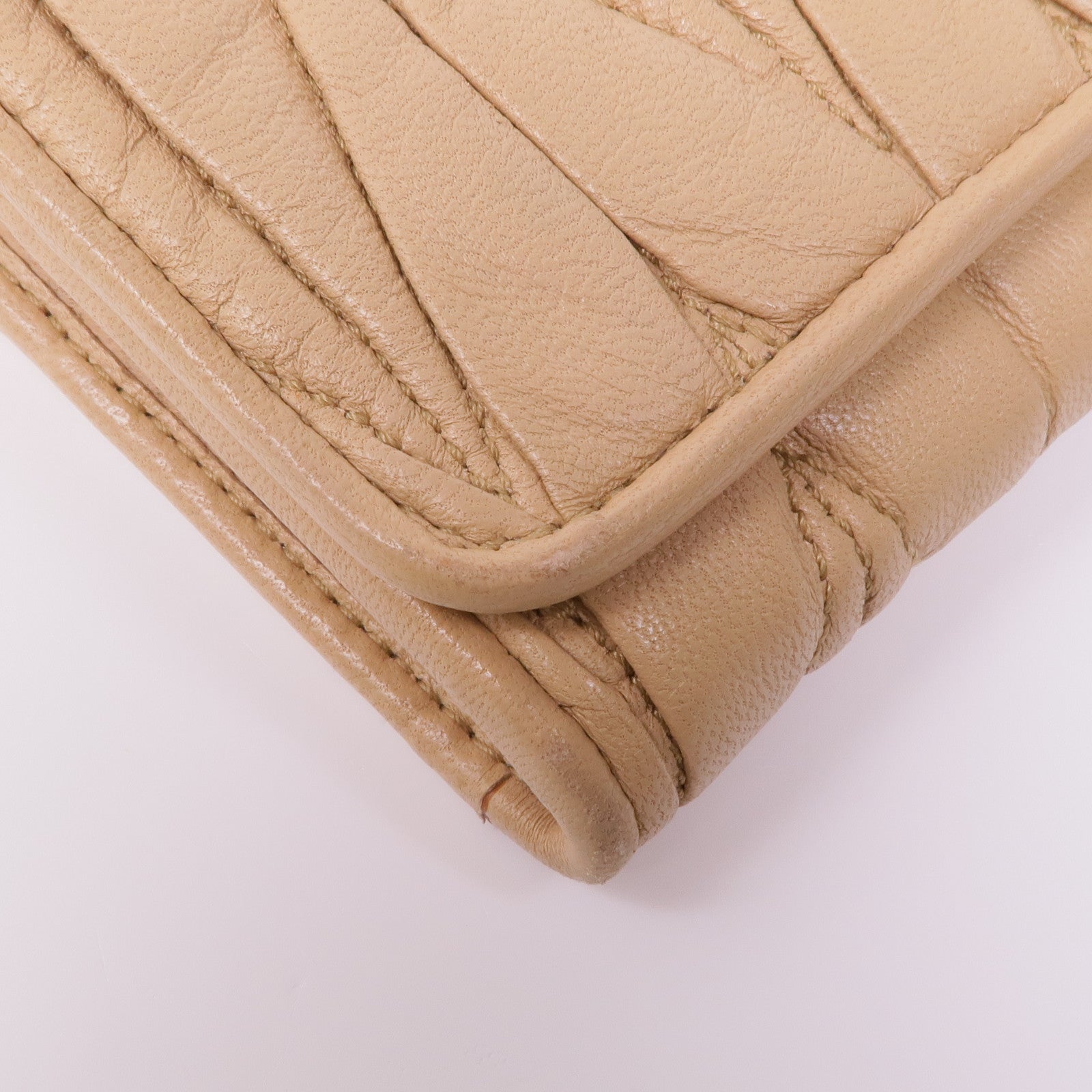 Miu Miu Nappa皮革Matelasse Long Wallet金扣長錢包